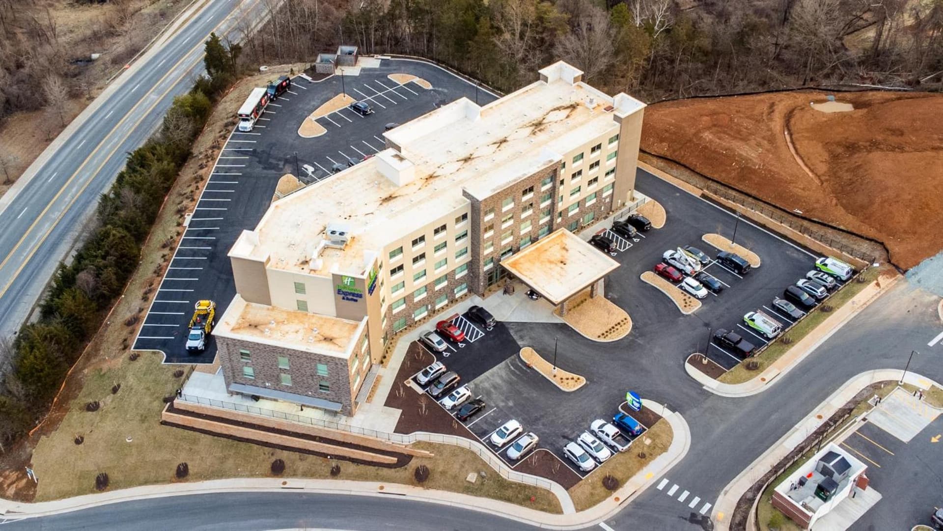 Holiday Inn Express & Suites Charlottesville by IHG gallery photo in Charlottesville, VA — image 37