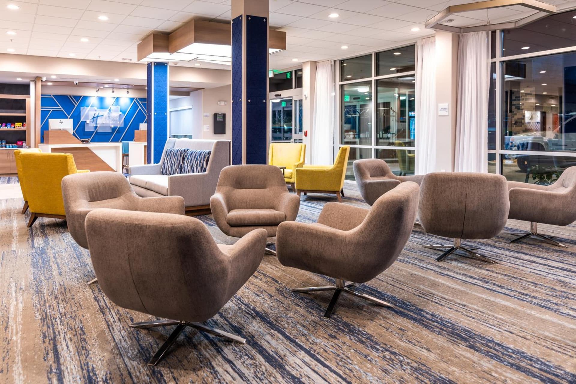 Holiday Inn Express & Suites Charlottesville by IHG gallery photo in Charlottesville, VA — image 31