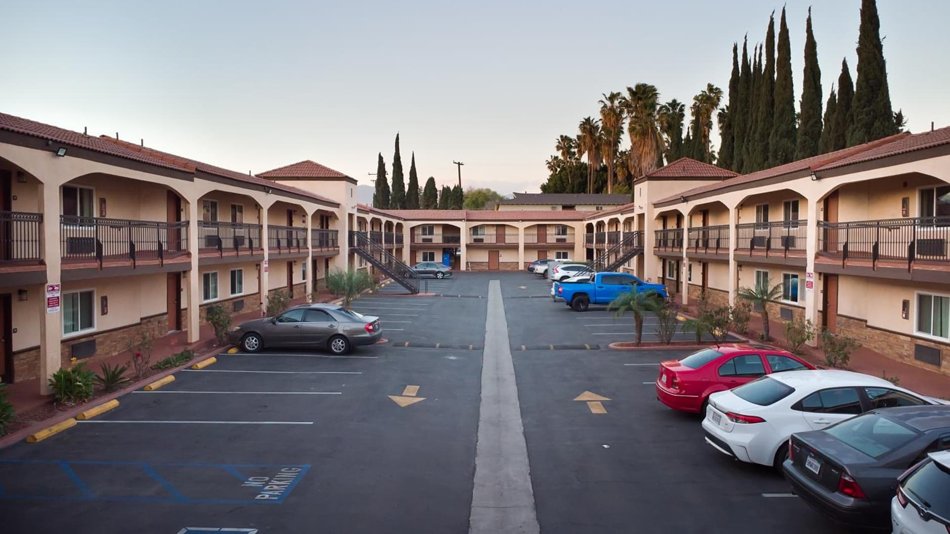 Travelodge Inn & Suites by Wyndham West Covina interior in West Covina, CA — gallery photo 2