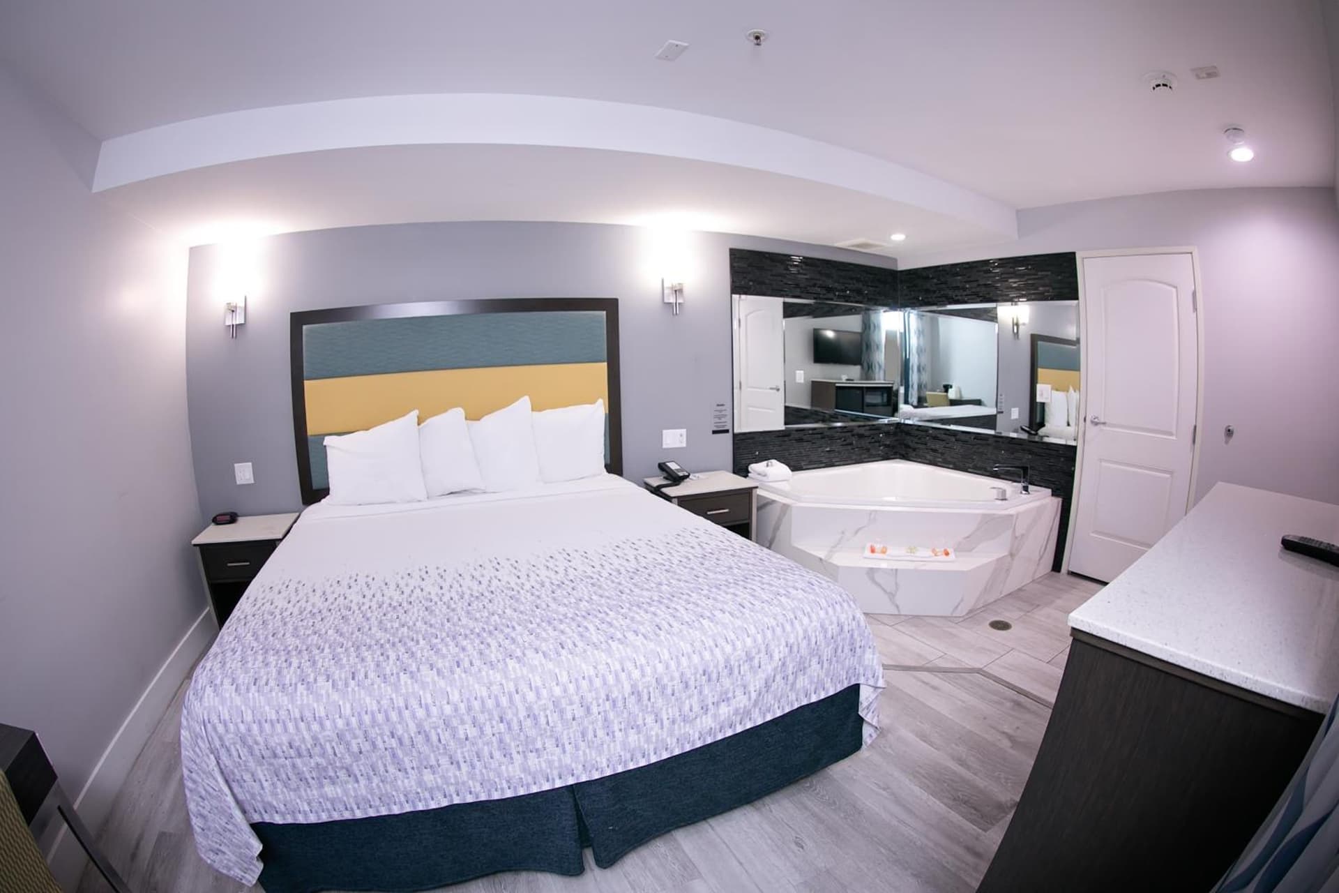 Travelodge Inn & Suites by Wyndham West Covina gallery photo in West Covina, CA — image 13