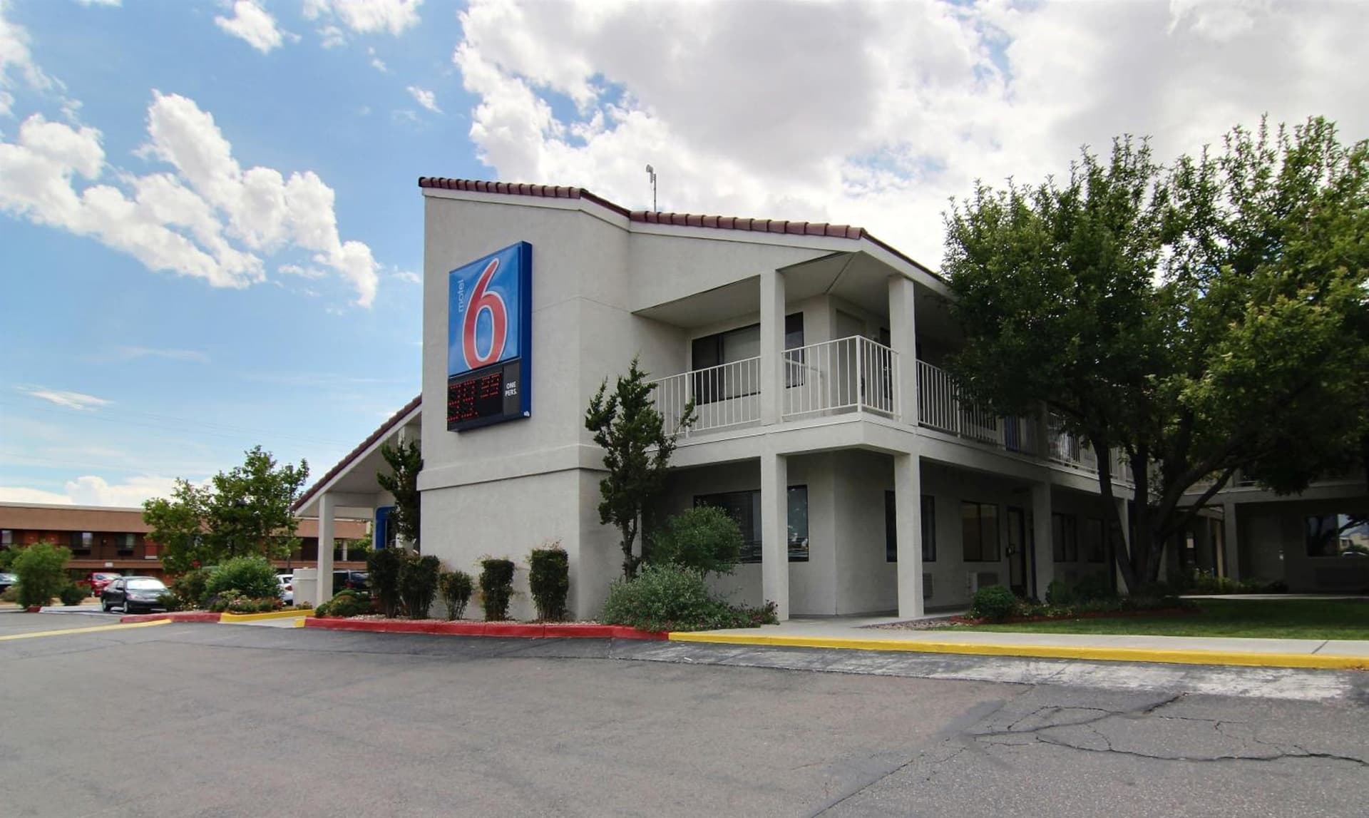 Motel 6-Albuquerque, NM - Coors Road interior in Albuquerque, NM — gallery photo 2