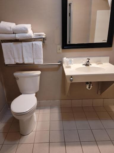 Country Inn & Suites by Radisson, Madison, WI gallery photo in Madison, WI — image 27