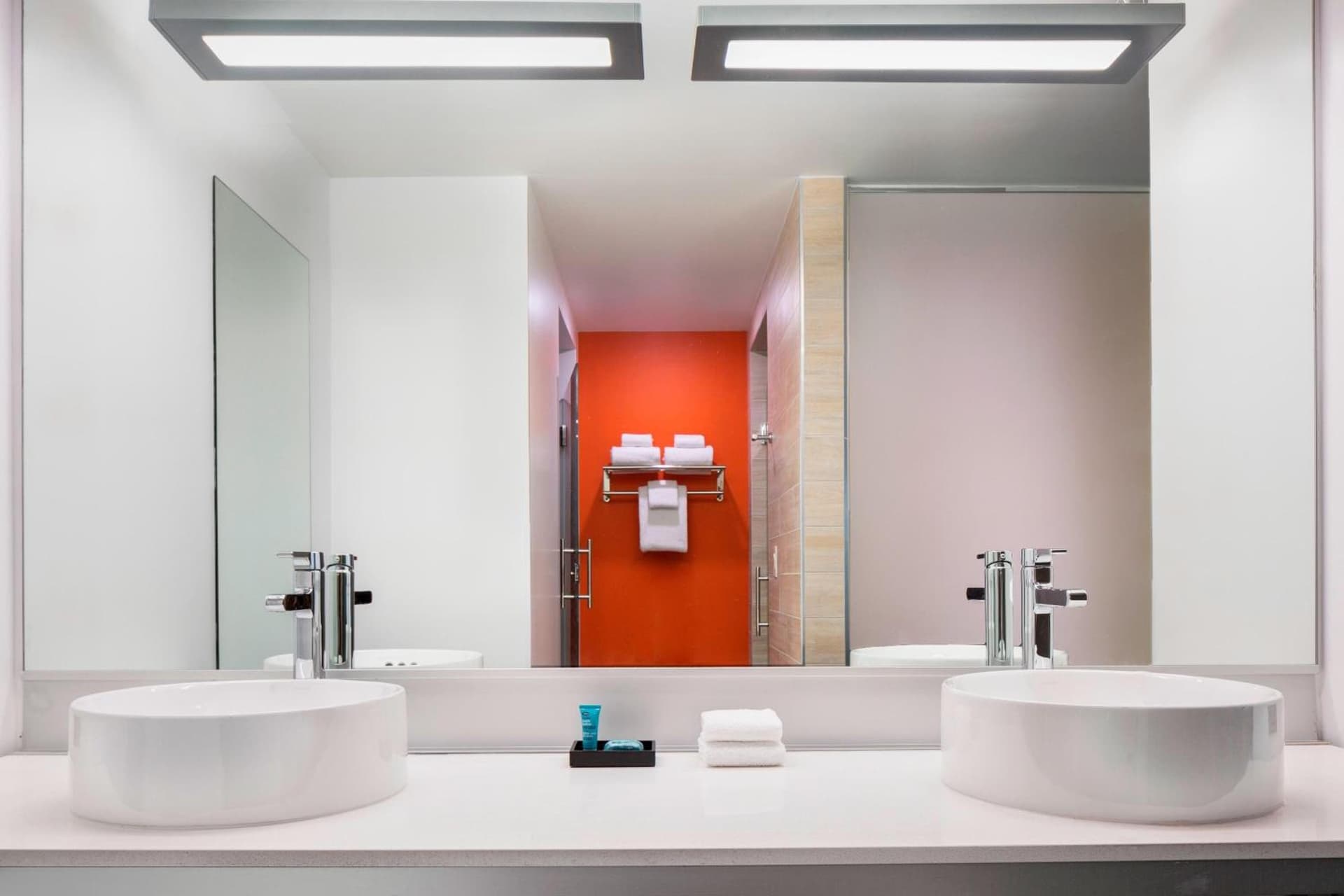 Aloft by Marriott Fort Worth Downtown interior in Fort Worth, TX — gallery photo 2