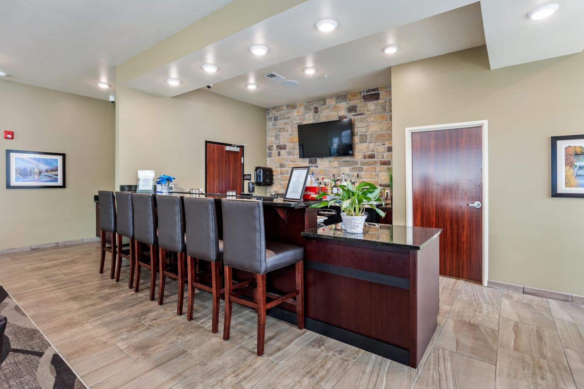 Cobblestone Hotel & Suites - Little Chute gallery photo in Little Chute, WI — image 48