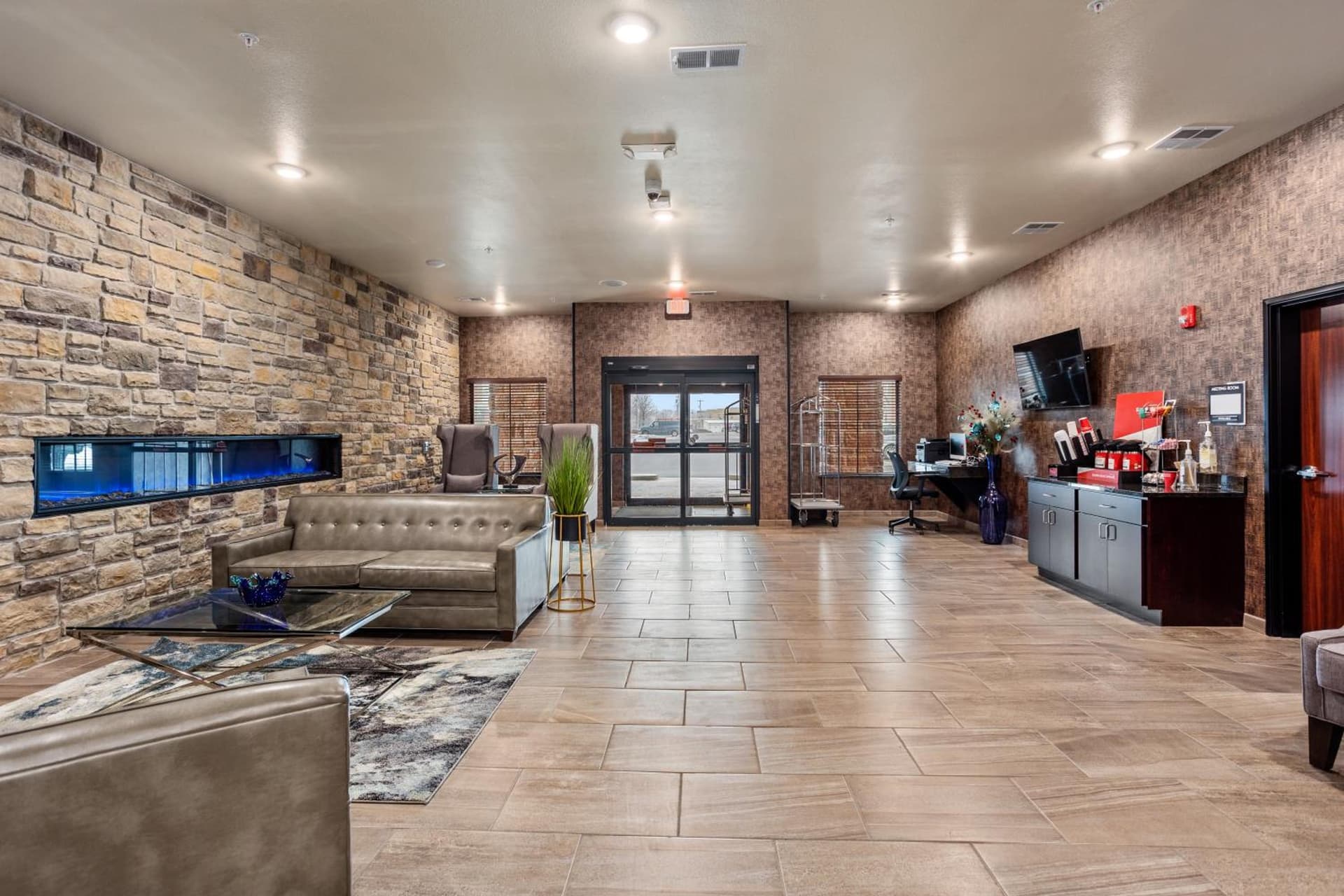 Cobblestone Hotel & Suites - Little Chute gallery photo in Little Chute, WI — image 36