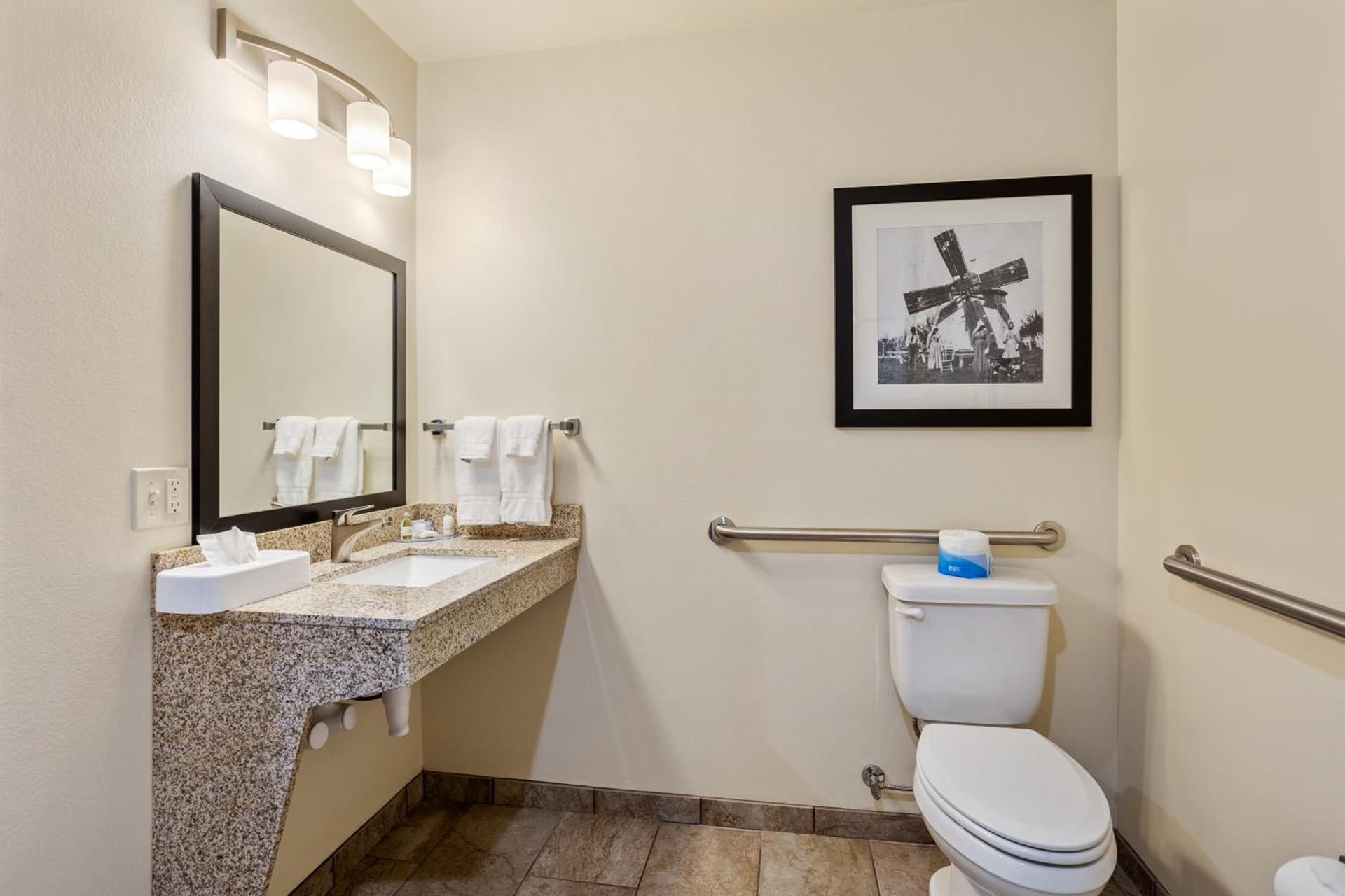 Cobblestone Hotel & Suites - Little Chute gallery photo in Little Chute, WI — image 49
