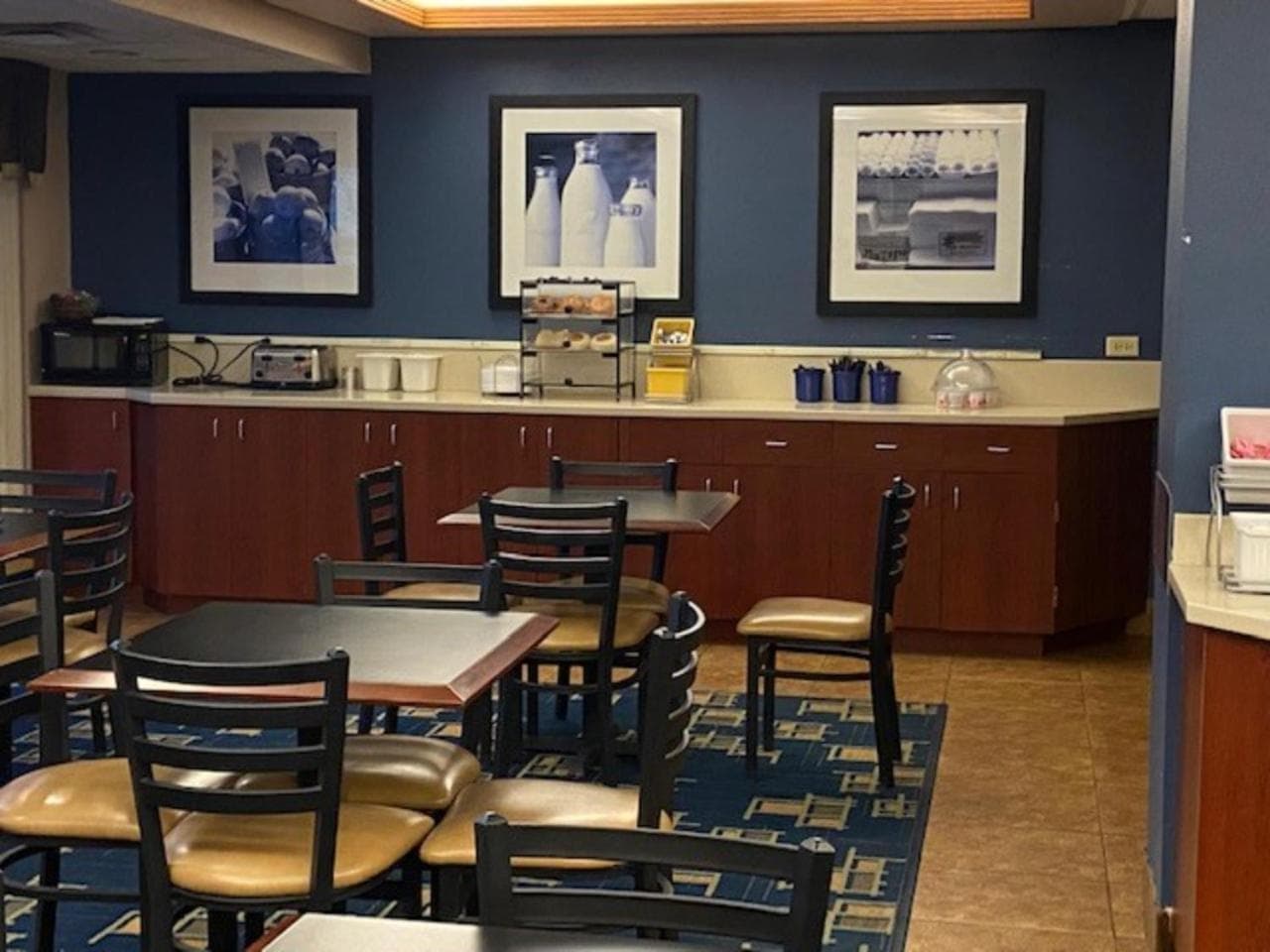 Days Inn by Wyndham Fargo - West Acres gallery photo in Fargo, ND — image 5