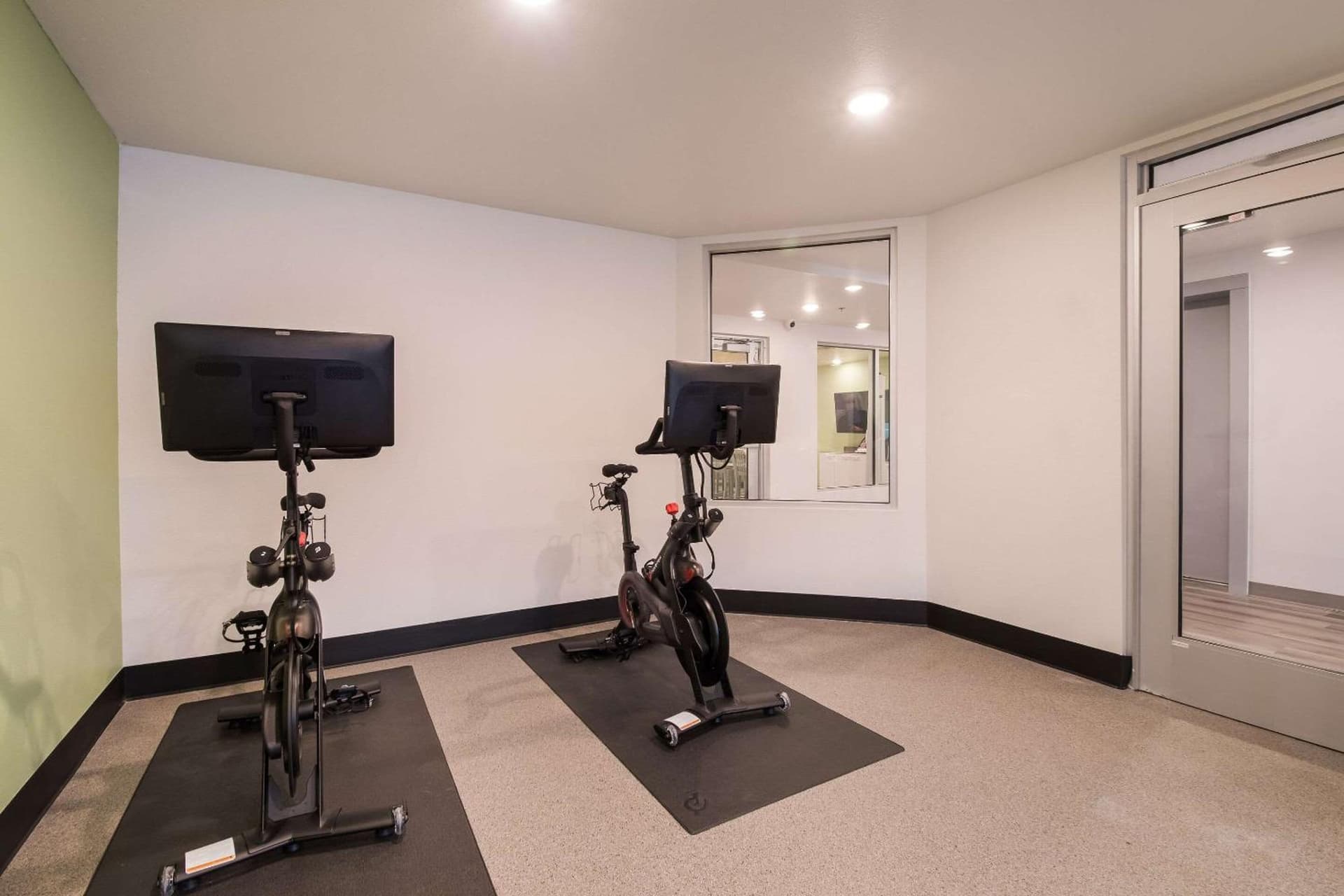 WoodSpring Suites Portland Vancouver gallery photo in Vancouver, WA — image 41