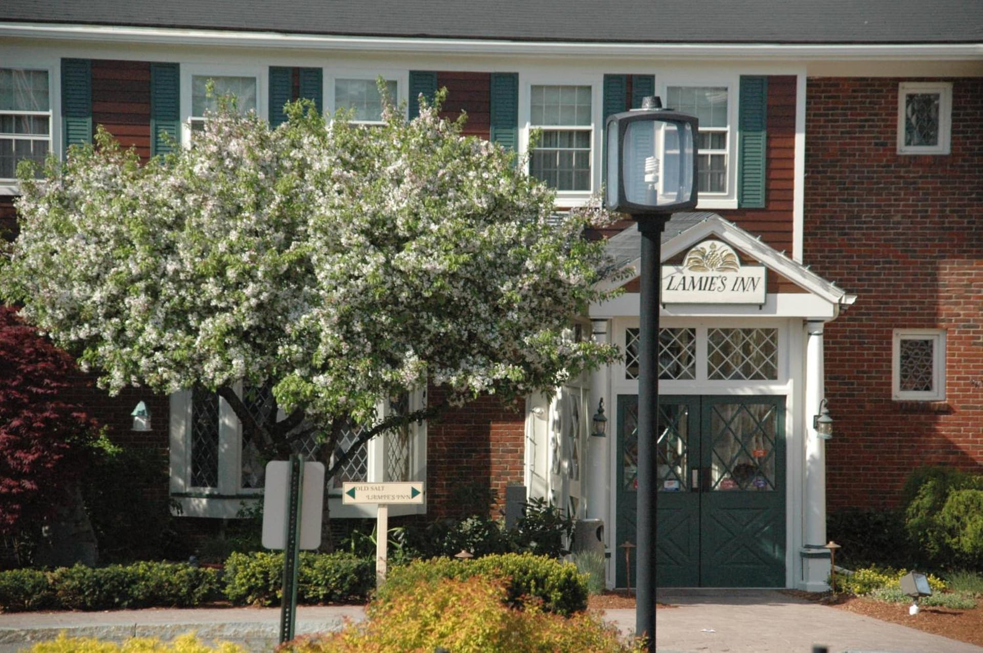 Lamies Inn & The Old Salt Tavern featured exterior or lobby in Hampton — similar hotel