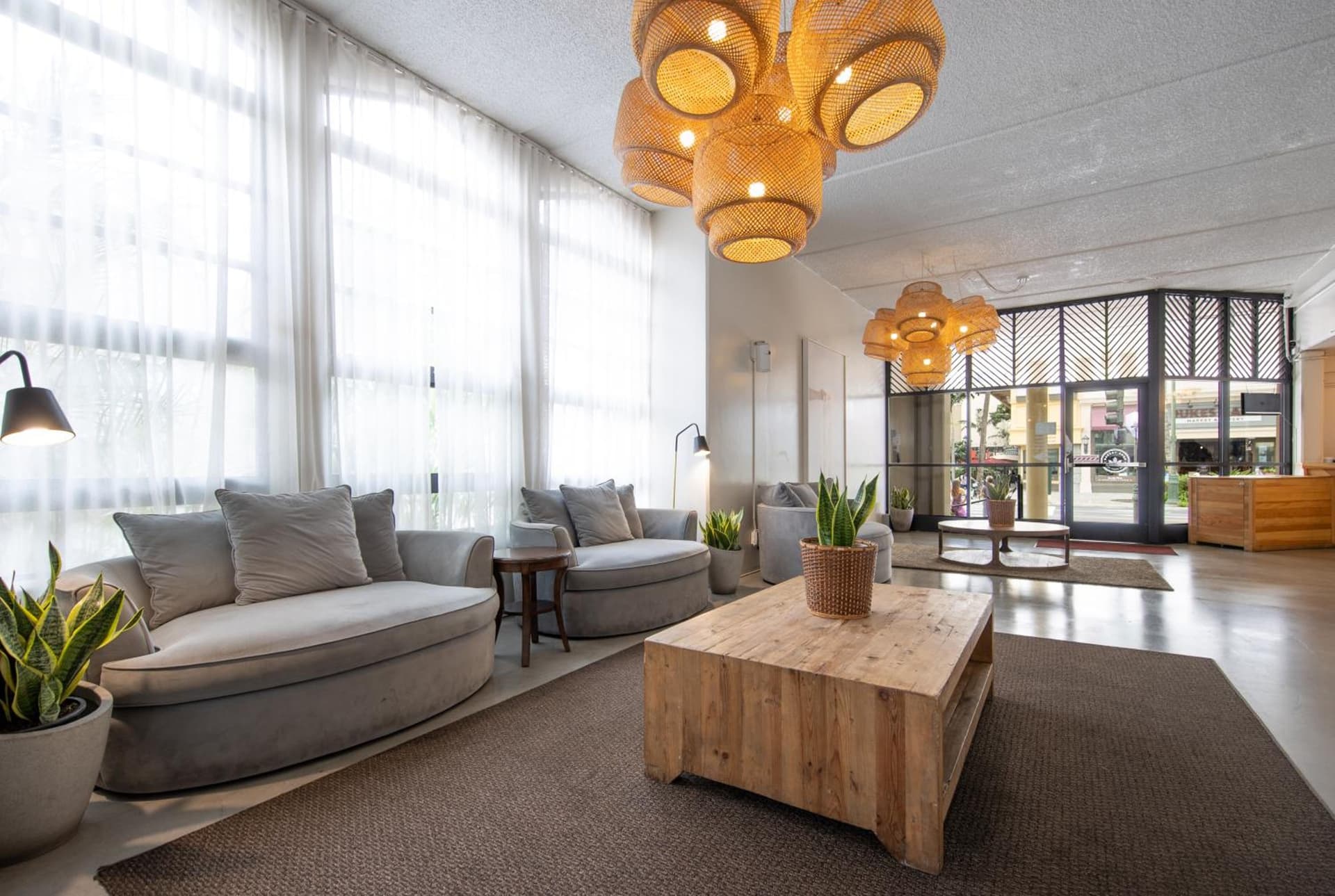 Ohia Waikiki Studio Suites gallery photo in Honolulu, HI — image 15
