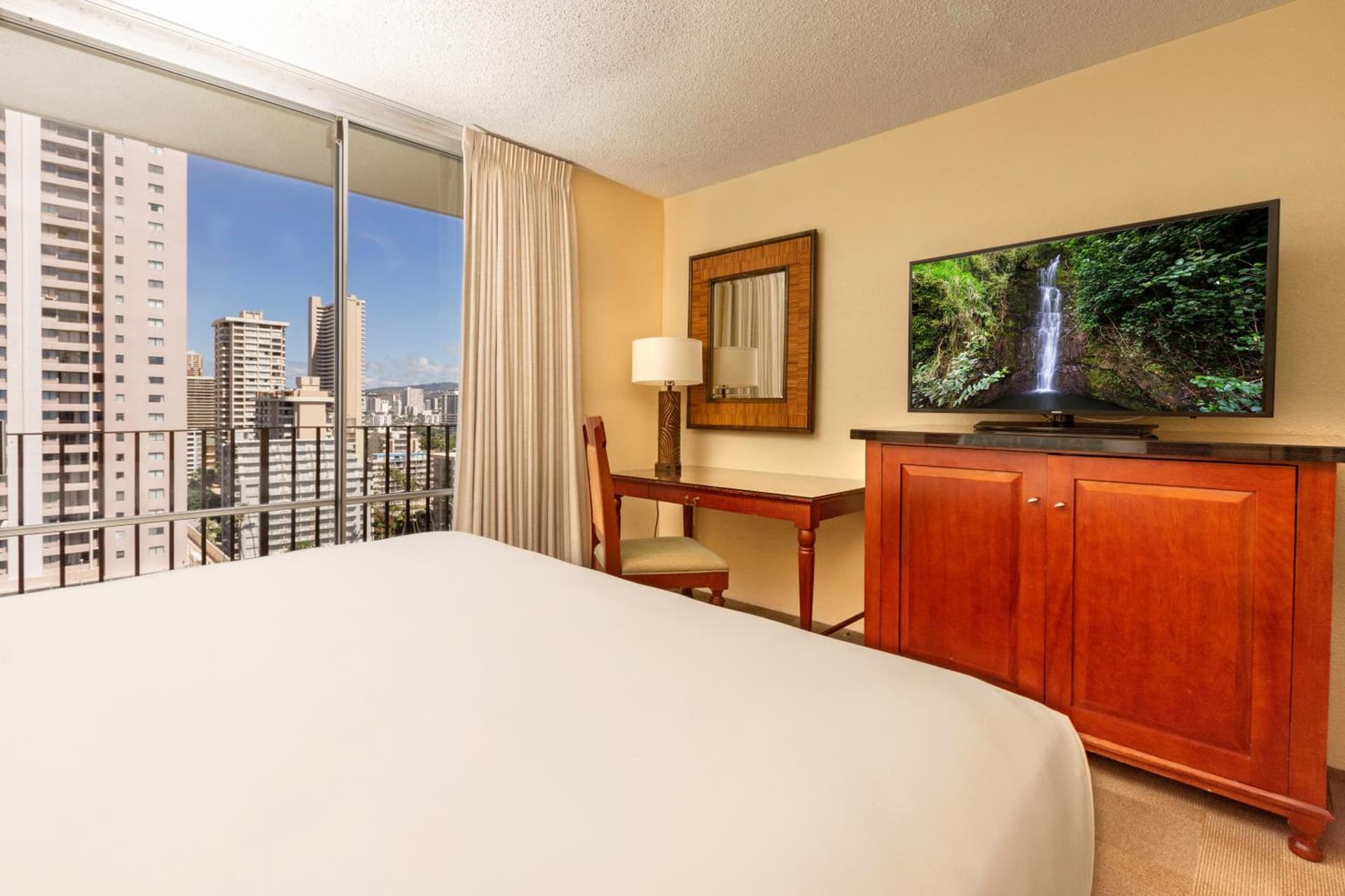 Ohia Waikiki Studio Suites gallery photo in Honolulu, HI — image 23