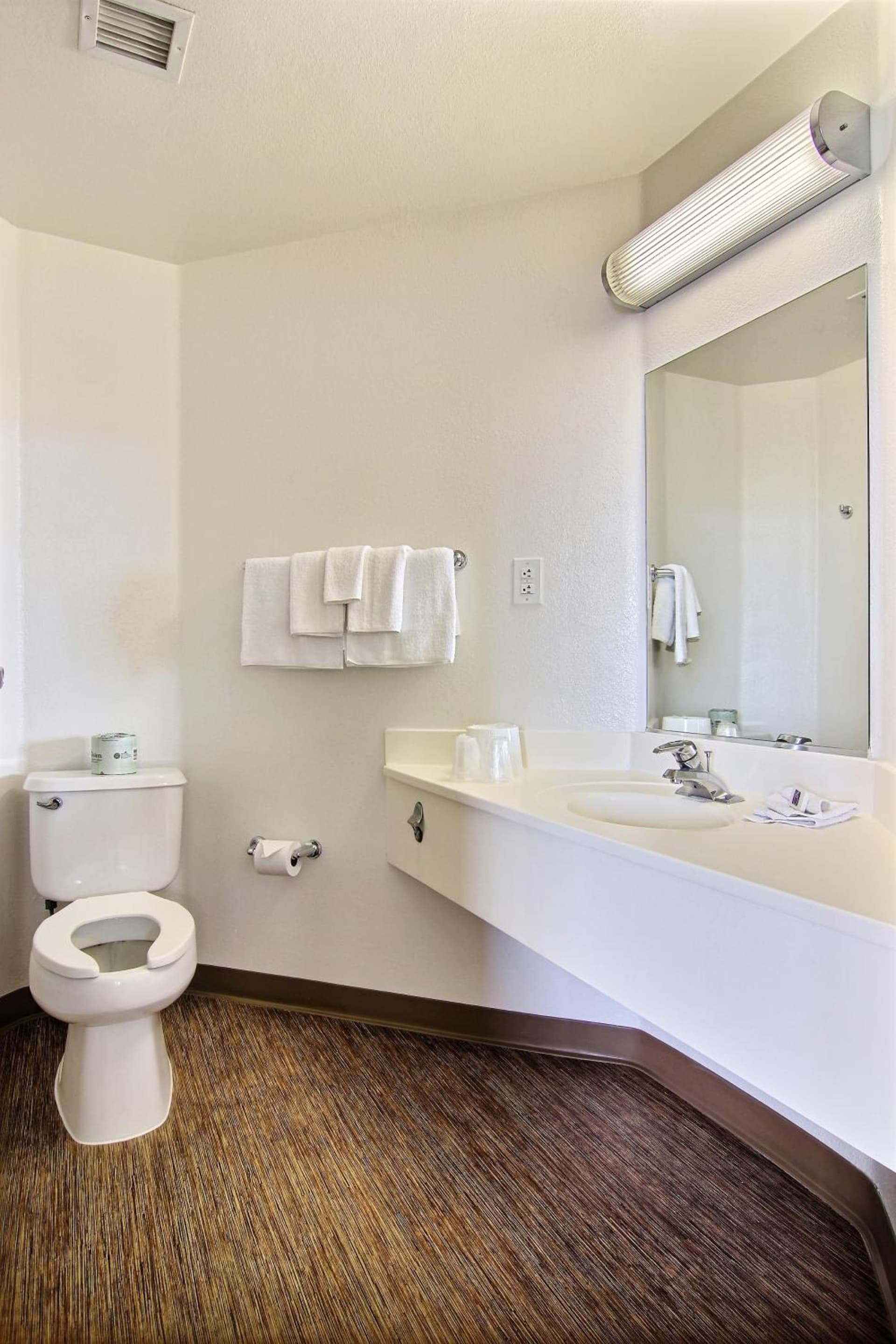 Motel 6-Albuquerque, NM - North gallery photo in Albuquerque, NM — image 29