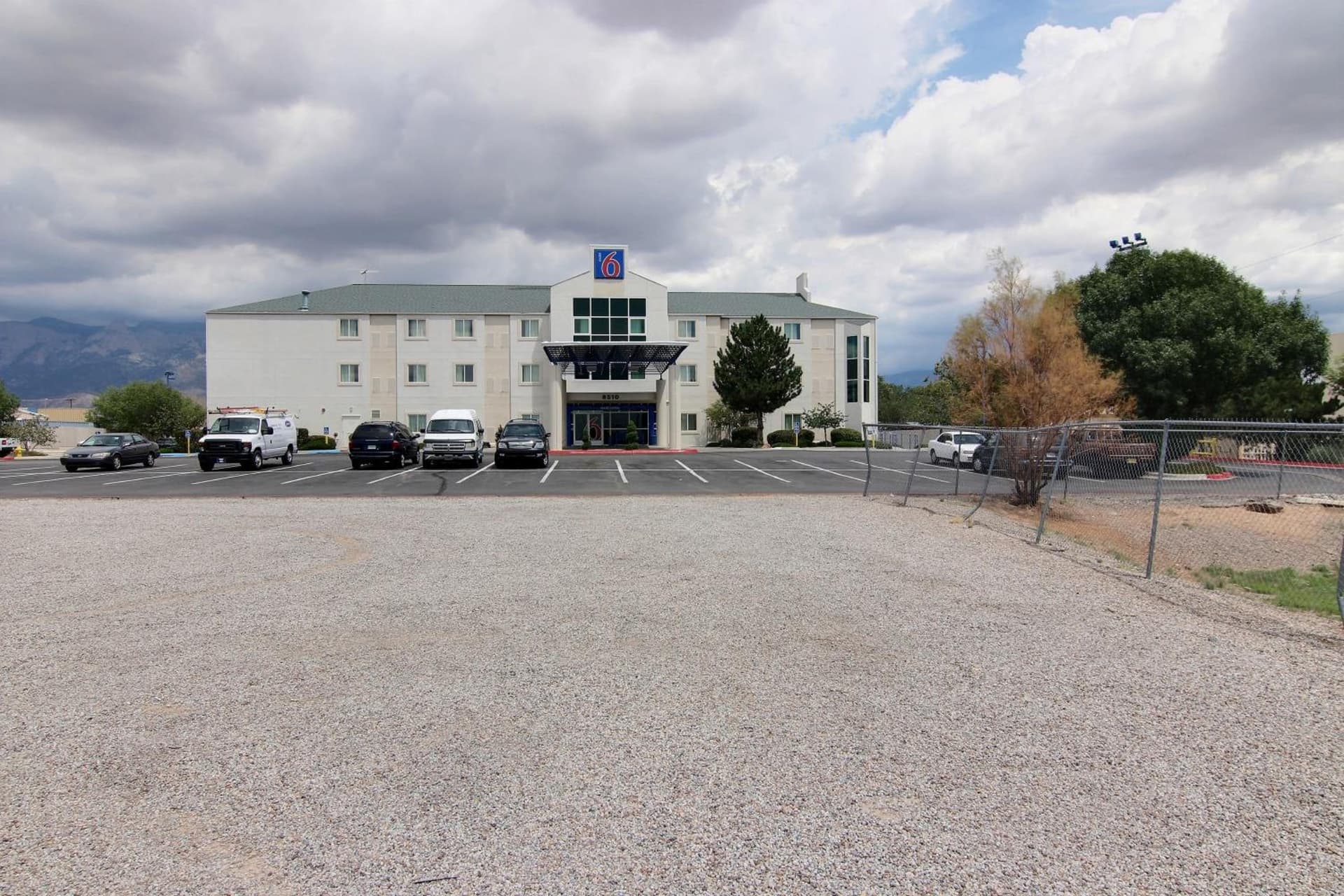 Motel 6-Albuquerque, NM - North gallery photo in Albuquerque, NM — image 6