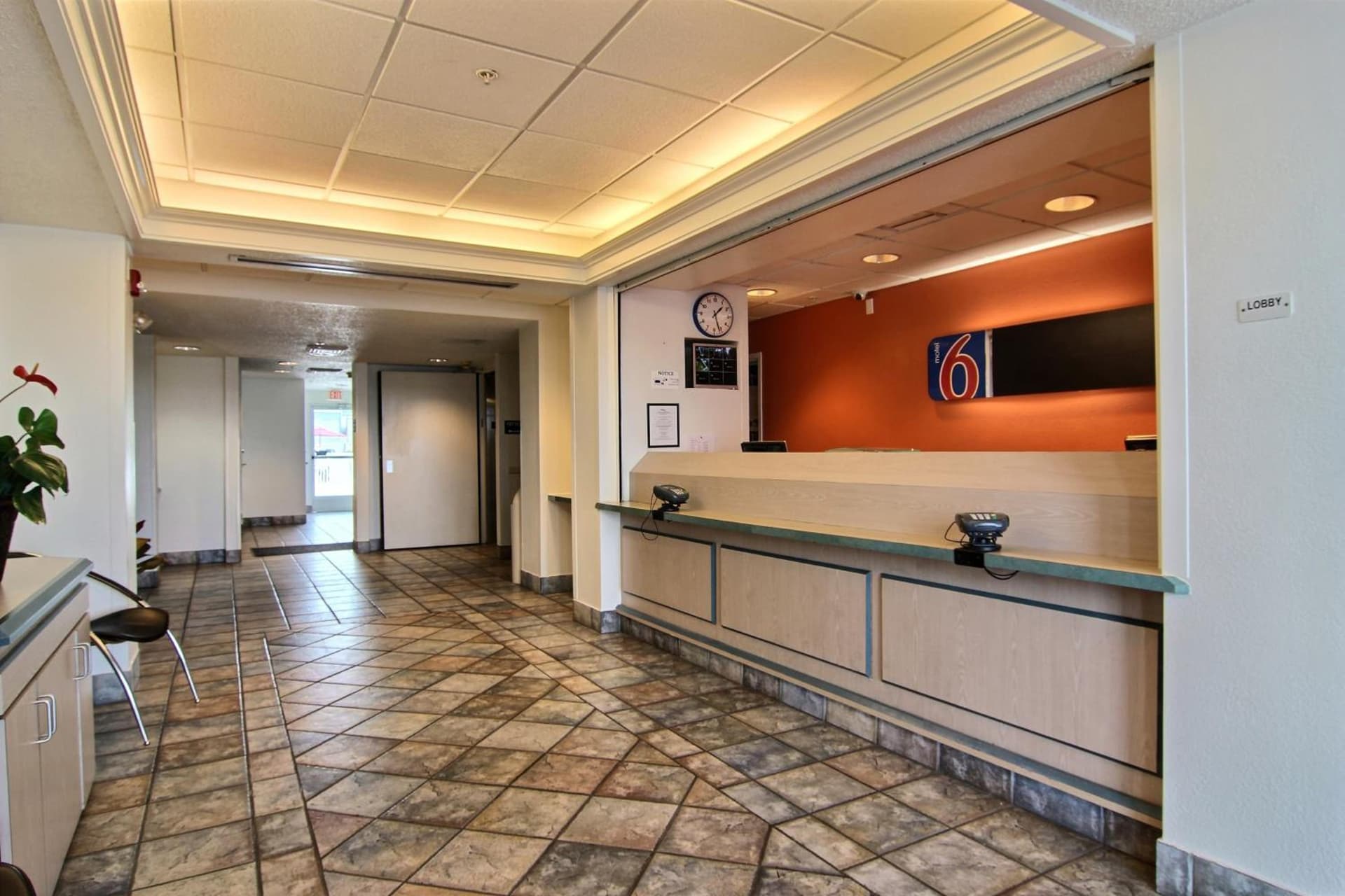 Motel 6-Albuquerque, NM - North gallery photo in Albuquerque, NM — image 48
