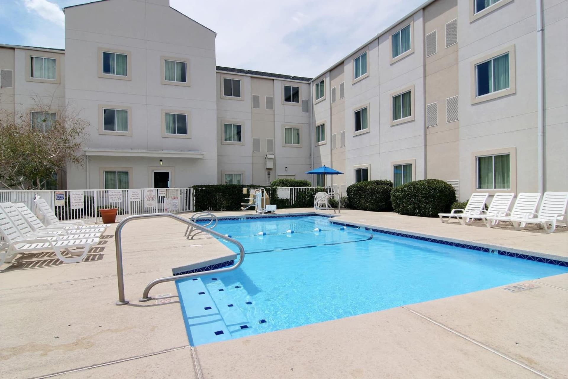 Motel 6-Albuquerque, NM - North gallery photo in Albuquerque, NM — image 18