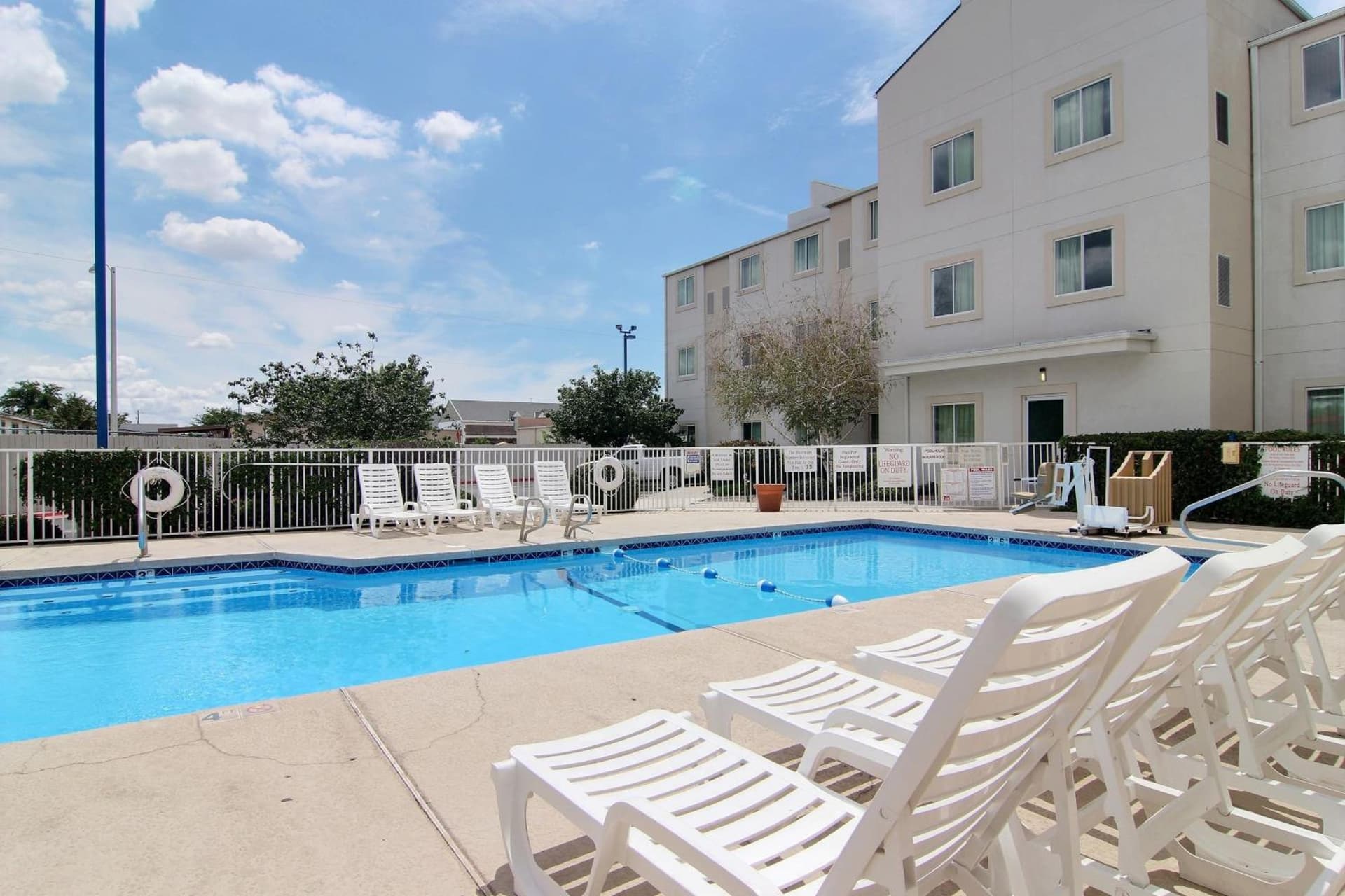 Motel 6-Albuquerque, NM - North gallery photo in Albuquerque, NM — image 33