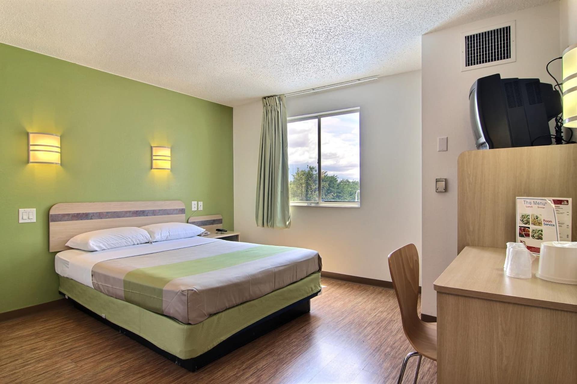 Motel 6-Albuquerque, NM - North gallery photo in Albuquerque, NM — image 20