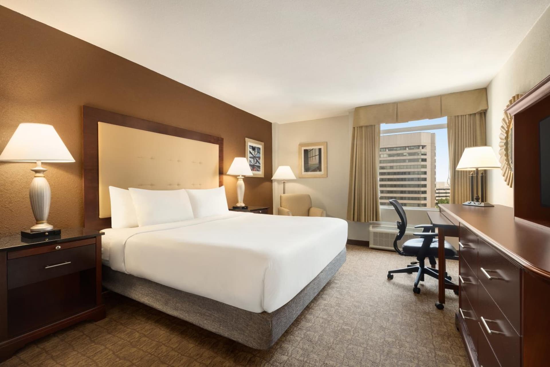 Crowne Plaza Crystal City-Washington, D.C. by IHG gallery photo in Arlington, VA — image 24
