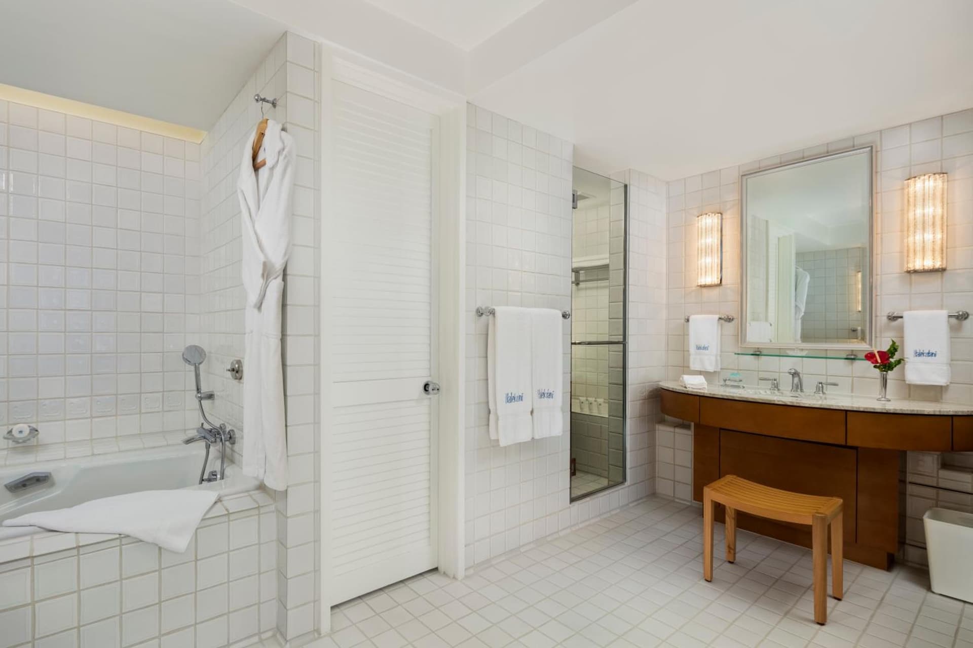 Halekulani - NO RESORT FEE gallery photo in Honolulu, HI — image 64