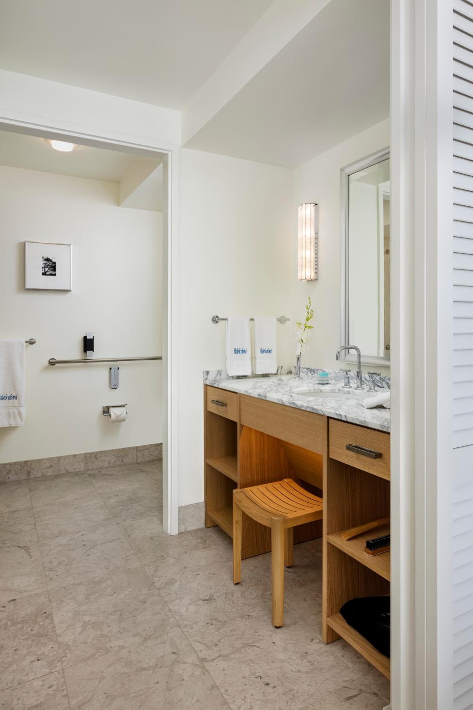 Halekulani - NO RESORT FEE gallery photo in Honolulu, HI — image 48