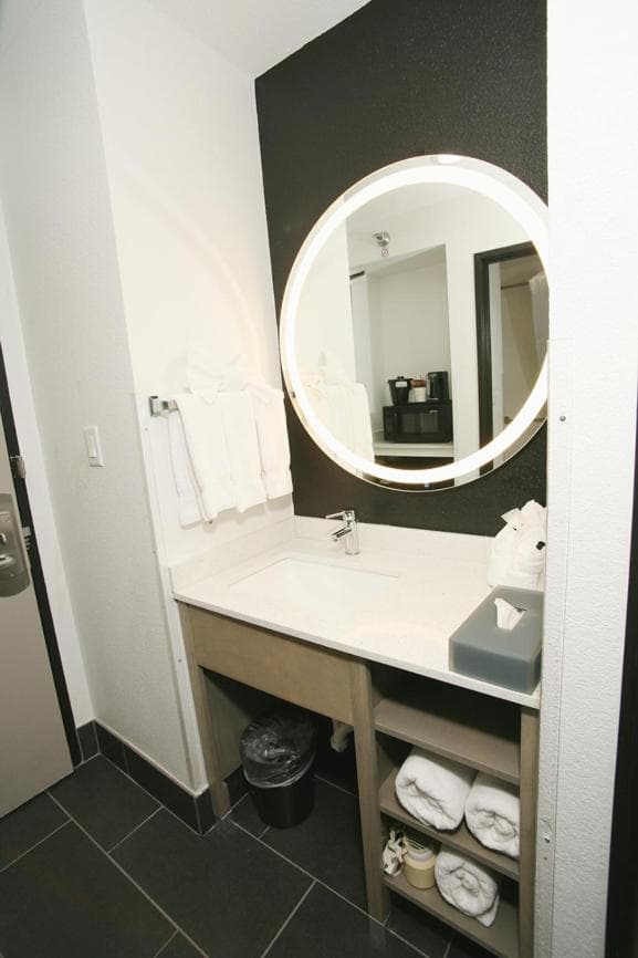 La Quinta by Wyndham Des Moines West Clive gallery photo in Clive, IA — image 27