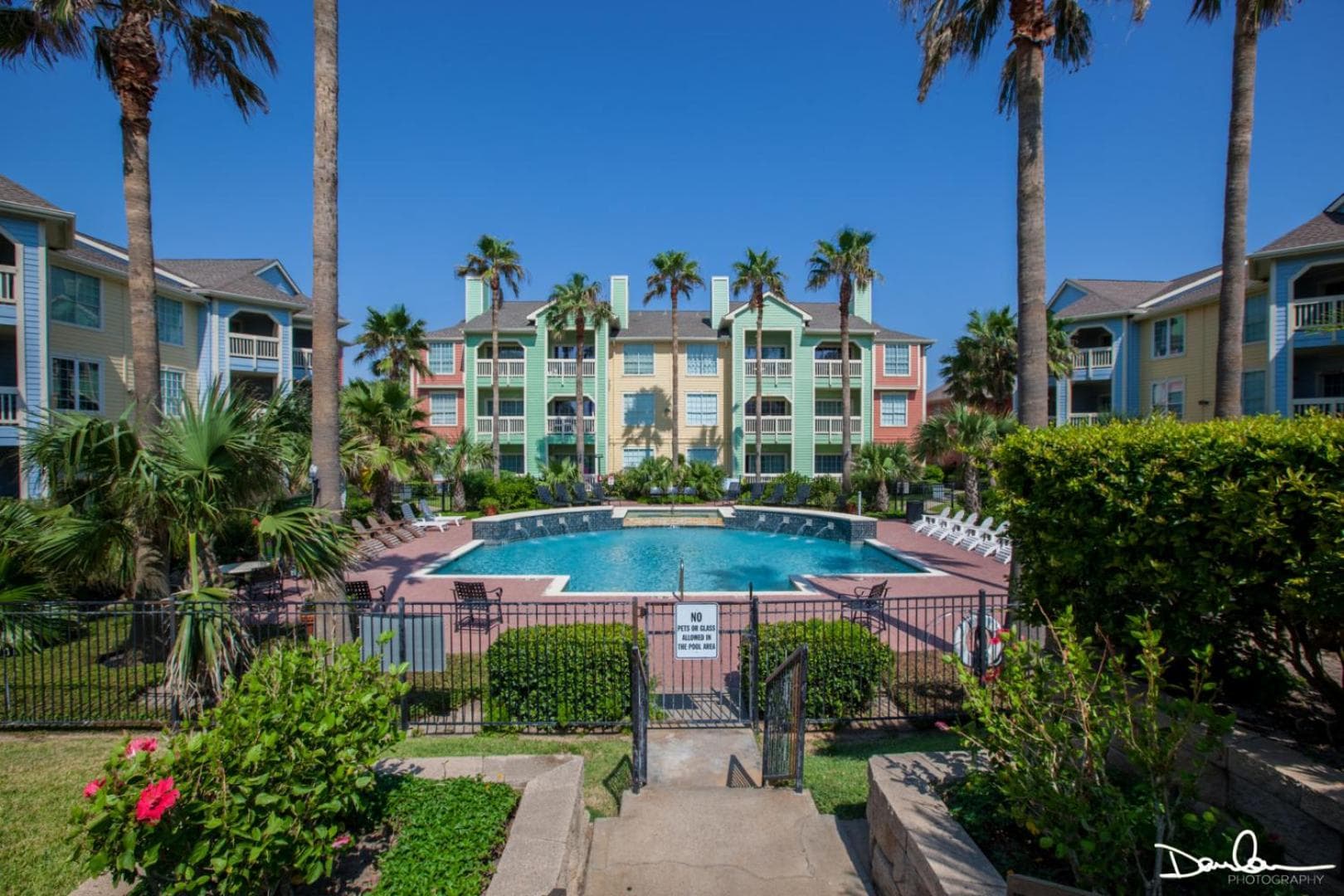 Island Getaway interior in Galveston, TX — gallery photo 2