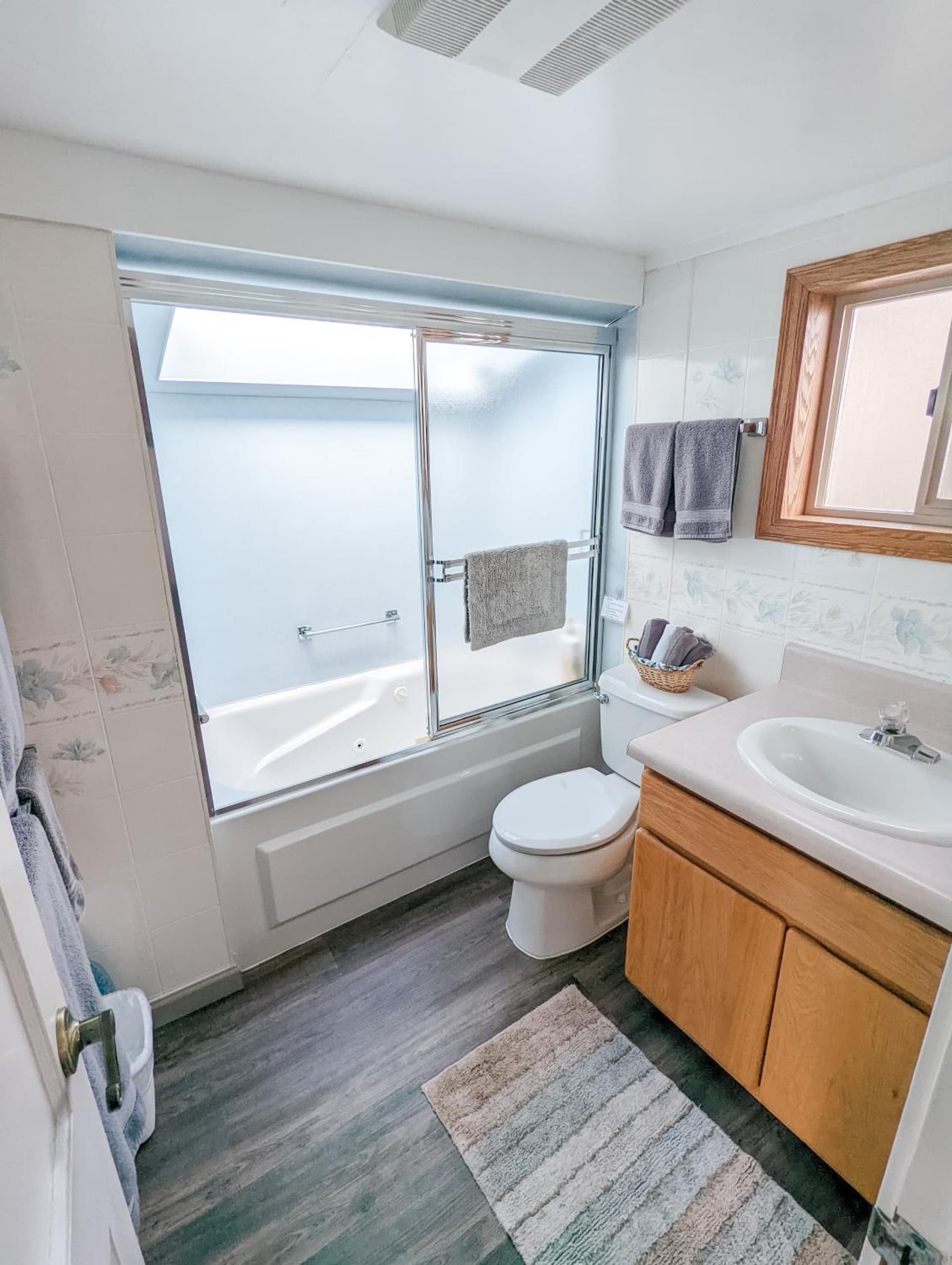 Juan de Fuca Waterfront Hotel & Cottages gallery photo in Sequim, WA — image 92