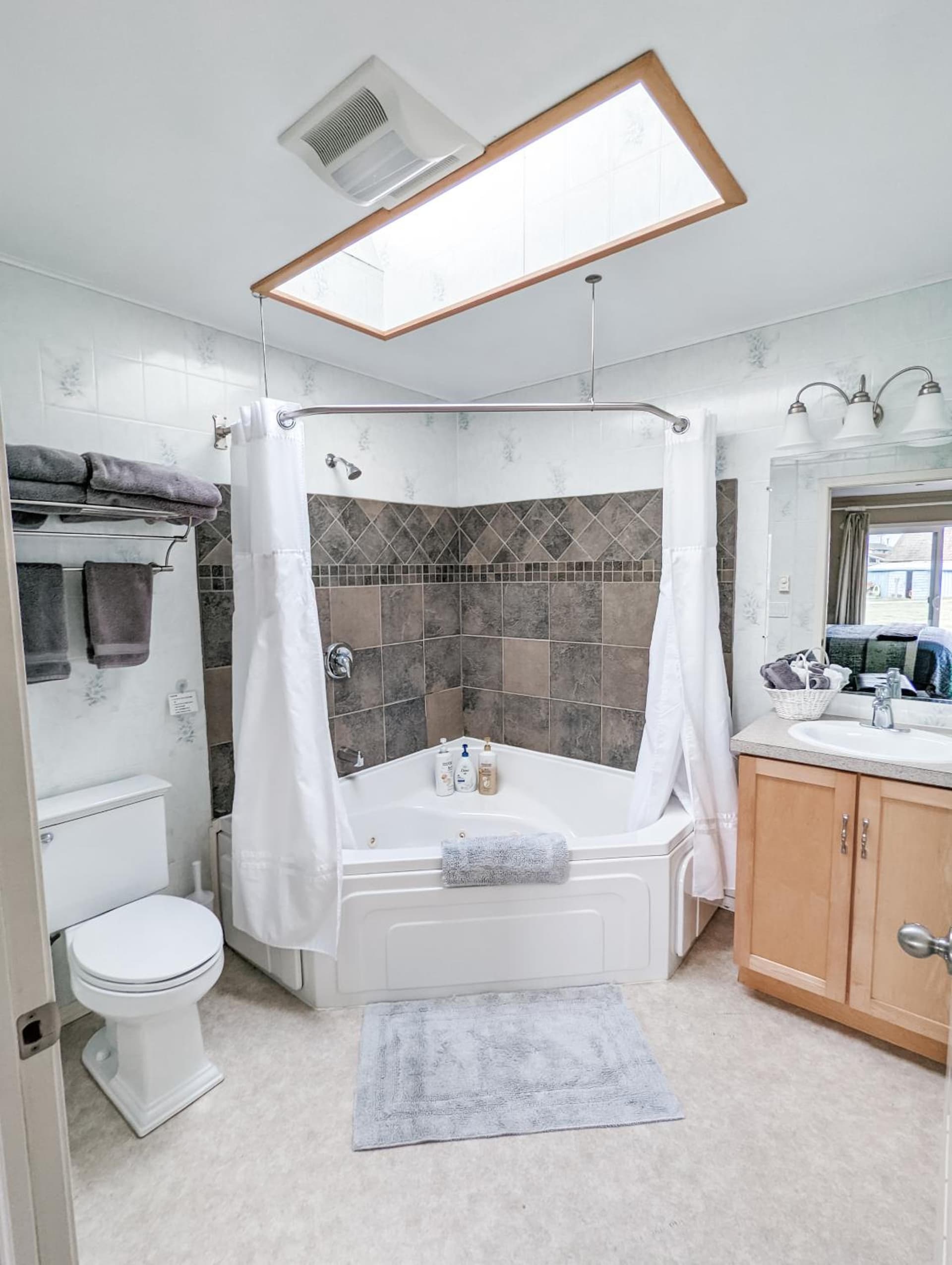 Juan de Fuca Waterfront Hotel & Cottages gallery photo in Sequim, WA — image 55