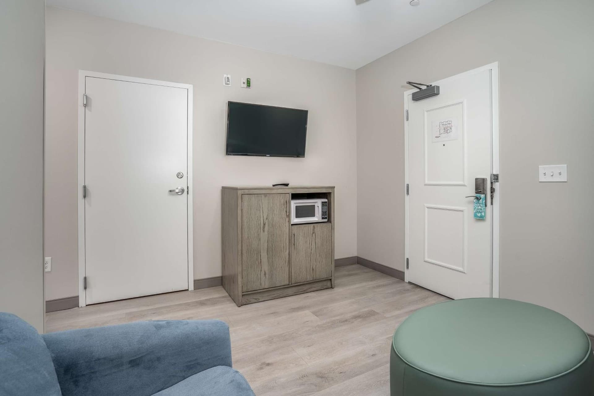 Lighthouse Suites - Best Western Signature Collection gallery photo in Emerald Isle, NC — image 13