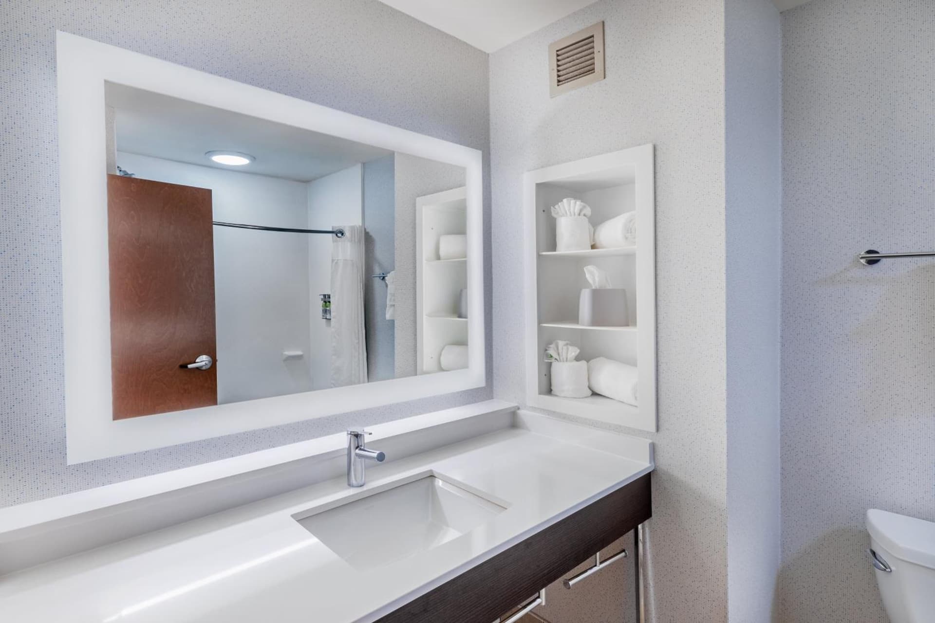 Holiday Inn Express Hotel & Suites Picayune by IHG gallery photo in Picayune, MS — image 27