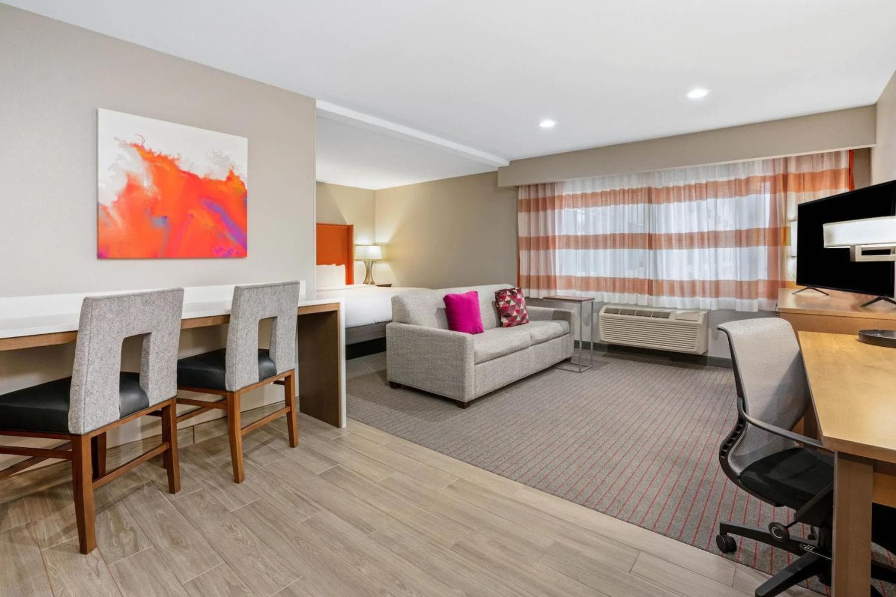 La Quinta by Wyndham Seattle Federal Way interior in Federal Way, WA — gallery photo 2