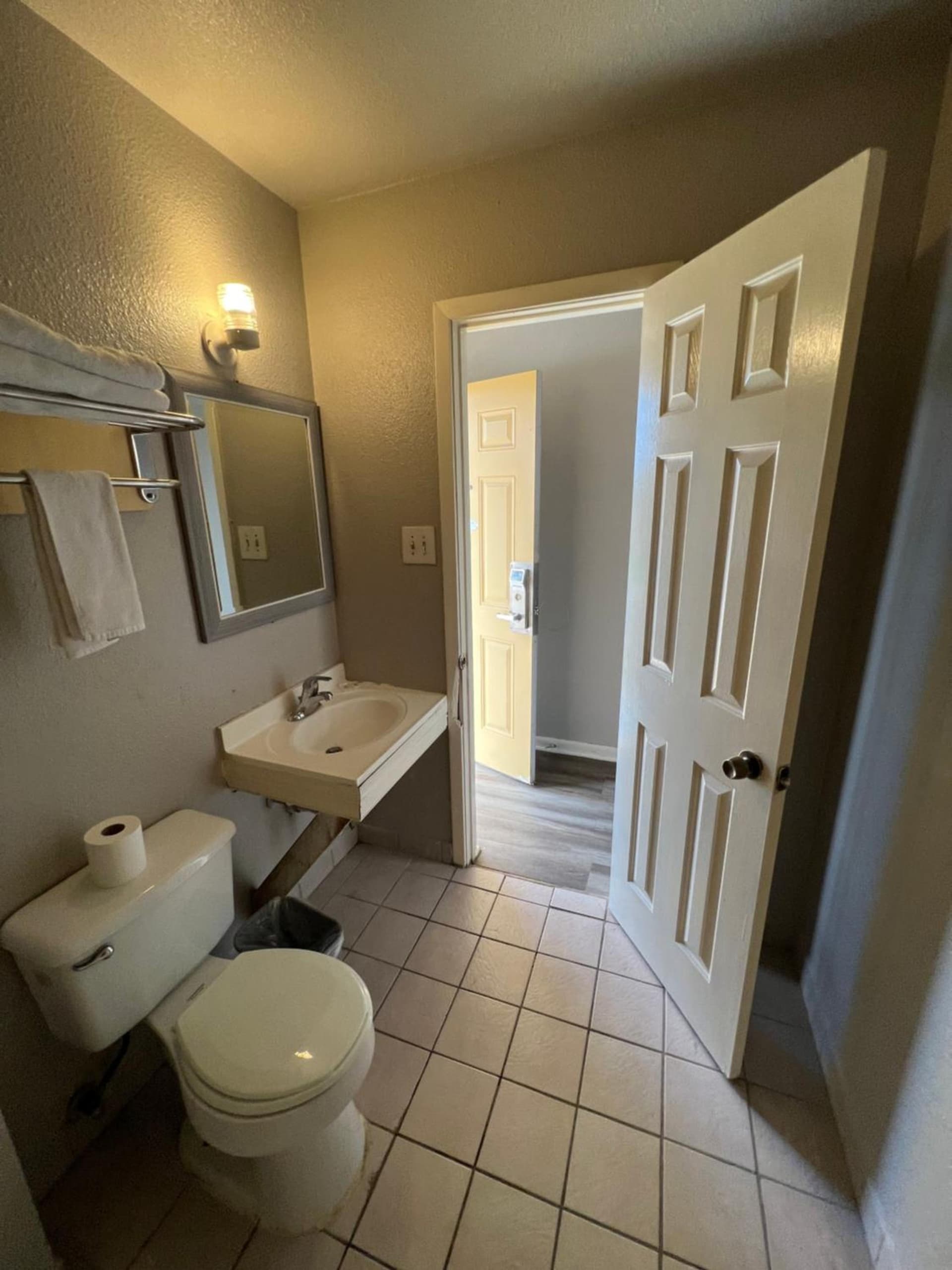 Best Inn Motel Seaworld & Lackland AFB interior in San Antonio, TX — gallery photo 2