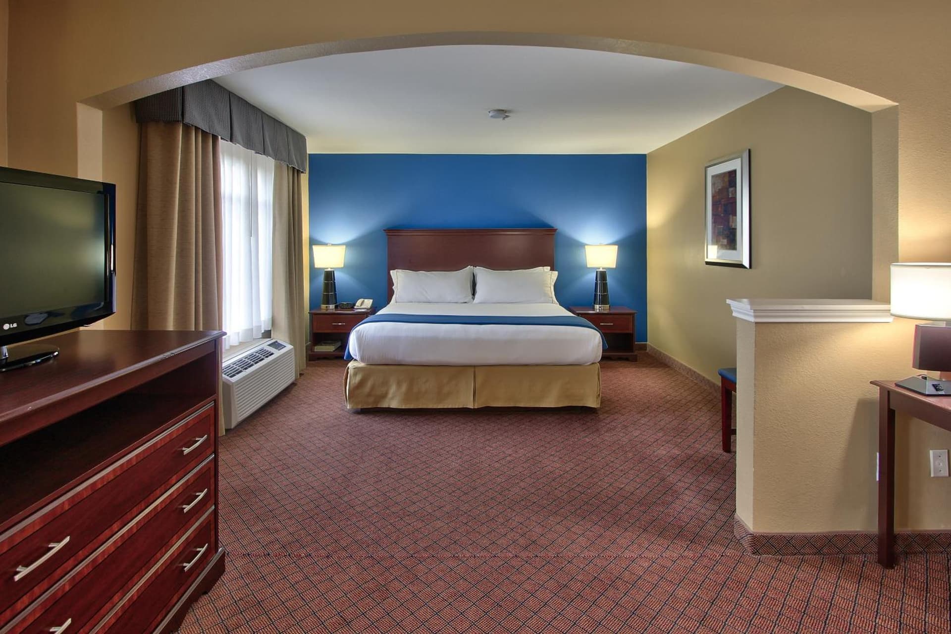 Holiday Inn Express Hotel & Suites Houston-Downtown Convention Center by IHG interior in Houston, TX — gallery photo 2