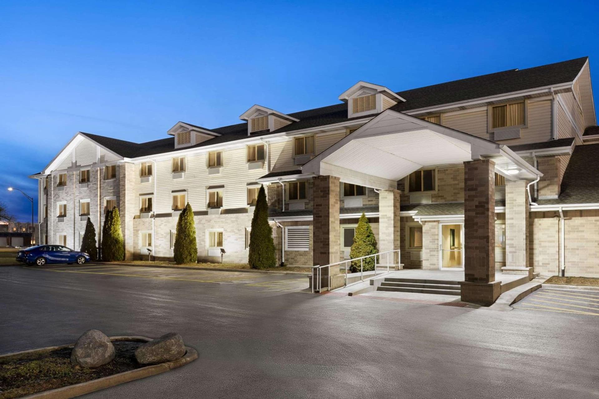 Super 8 by Wyndham Joliet I-55 N/Chicago gallery photo in Joliet, IL — image 11