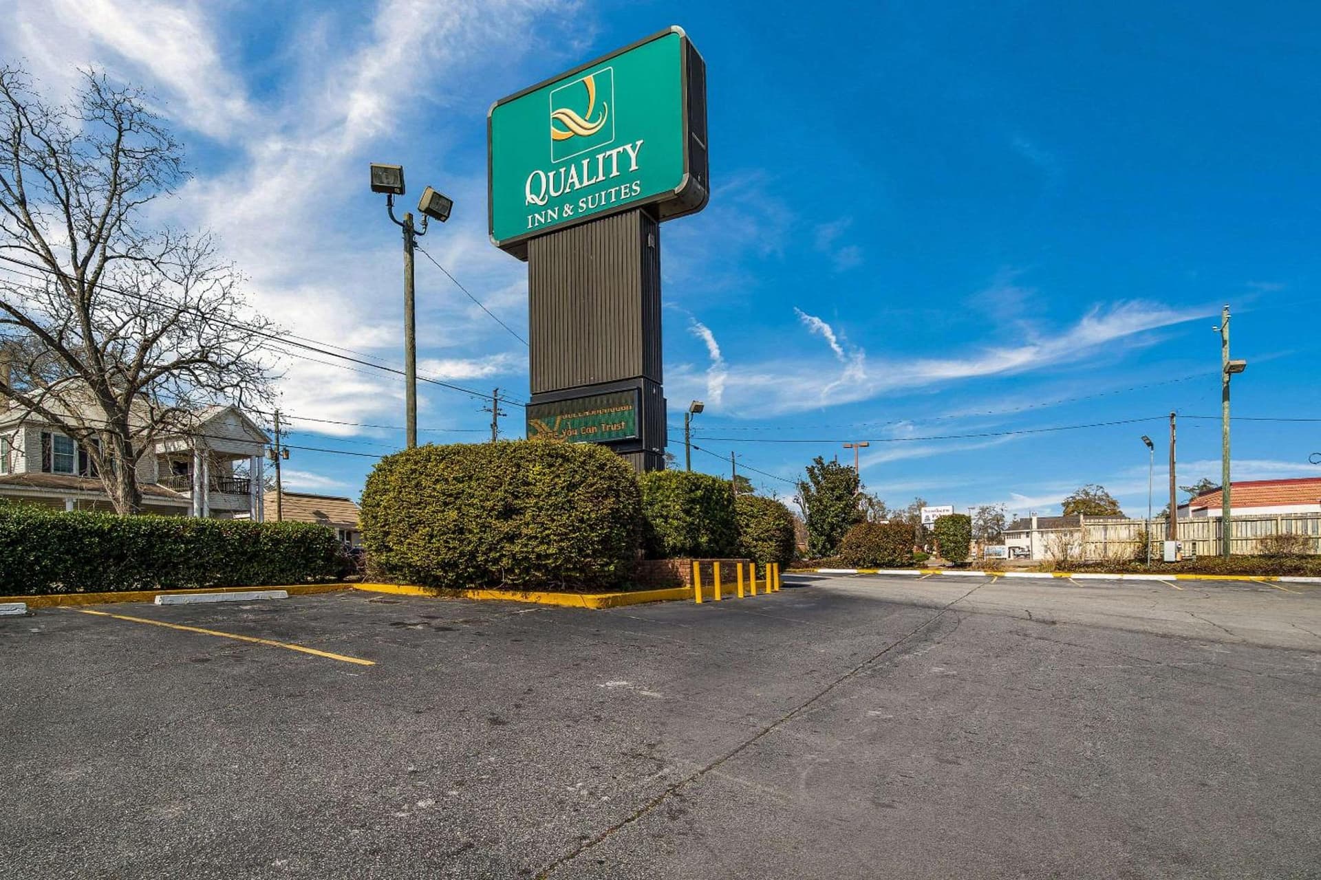 Quality Inn & Suites Conference Center Statesboro Historic District interior in Statesboro, GA — gallery photo 2