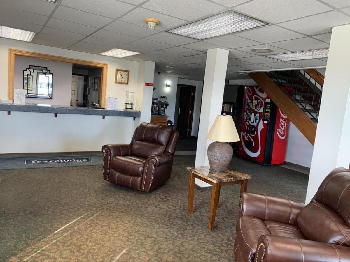 Travelodge by Wyndham Green River UT interior in Green River, UT — gallery photo 2