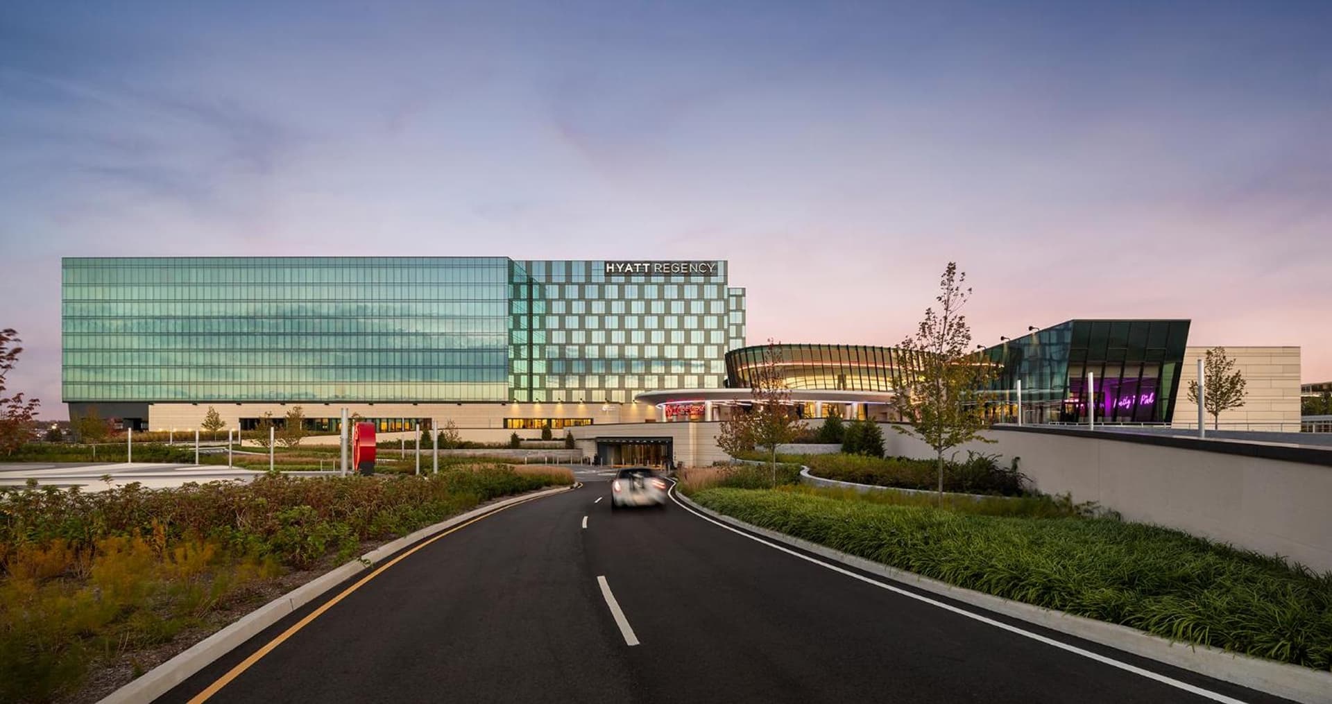 Hyatt Regency JFK Airport at Resorts World New York gallery photo in Queens, NY — image 7