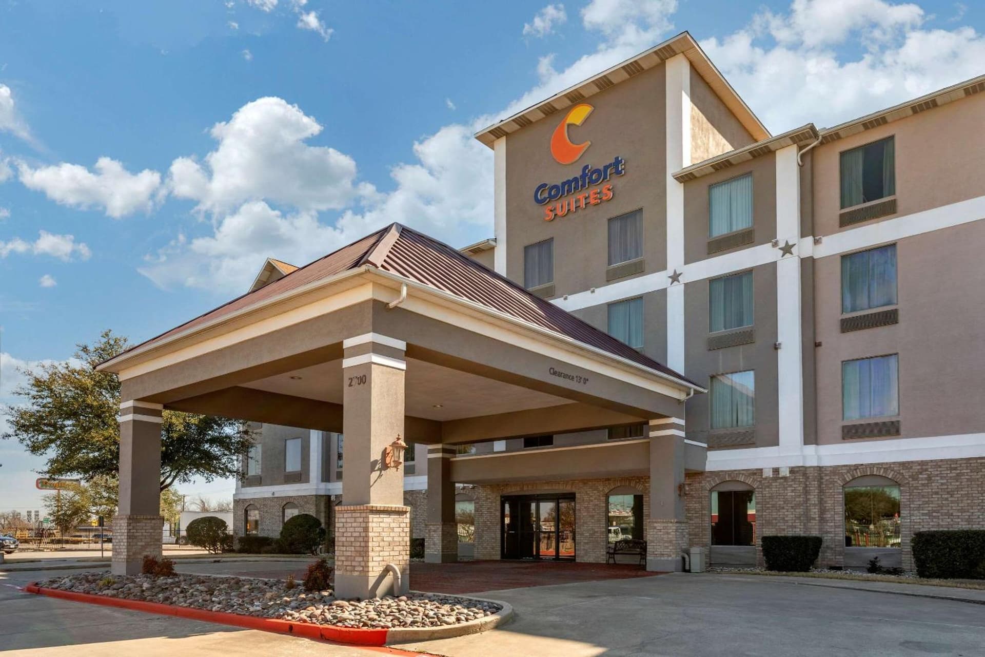 Comfort Suites Waco Near University Area featured exterior or lobby in Waco, TX — similar hotel