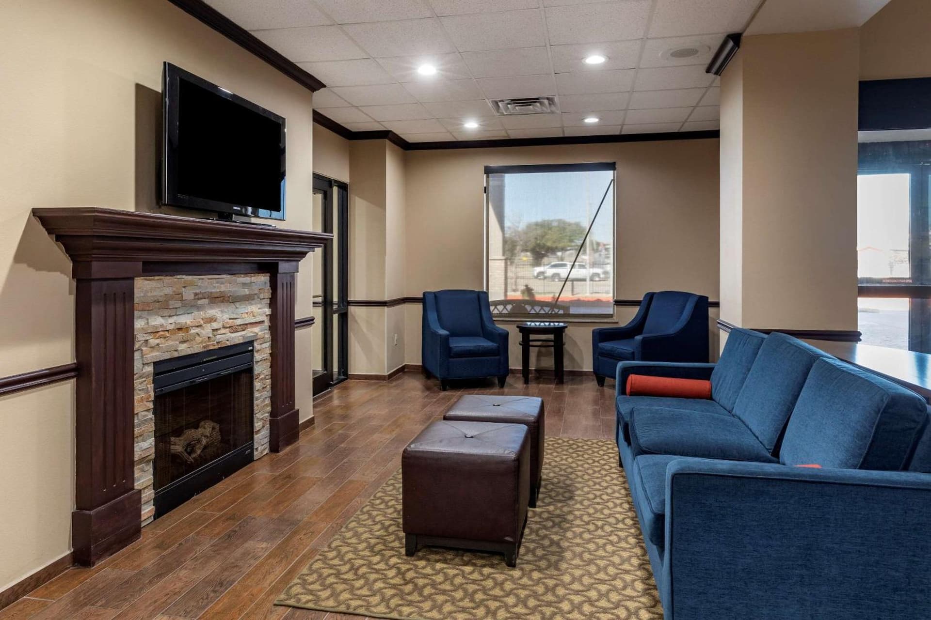 Comfort Suites Waco Near University Area gallery photo in Waco, TX — image 13