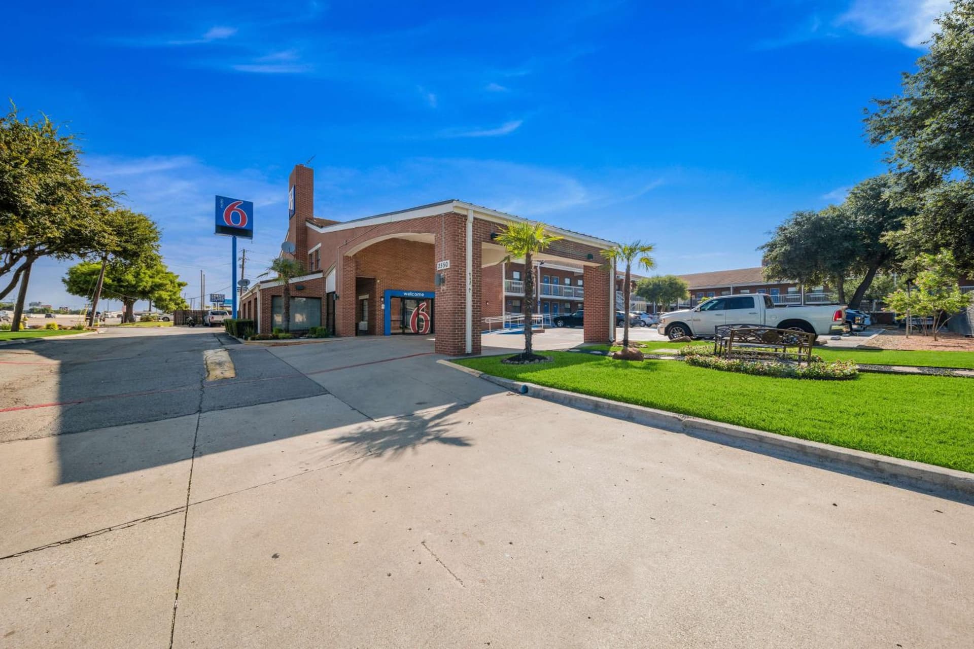 Motel 6-Plano, TX - Plano Northeast gallery photo in Plano, TX — image 6