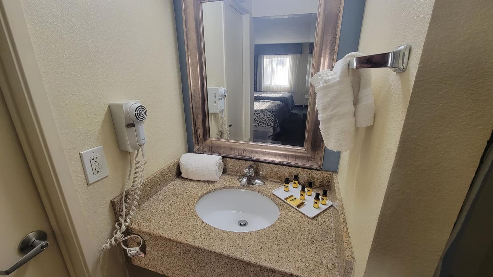 SureStay Hotel by Best Western Chula Vista San Diego Bay gallery photo in Chula Vista, CA — image 9