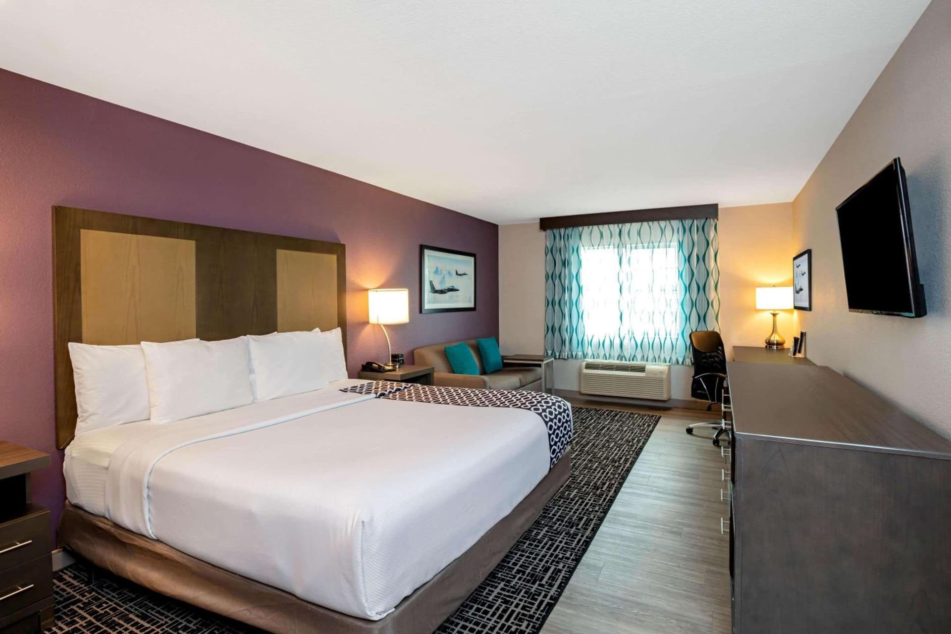 La Quinta Inn & Suites by Wyndham Las Vegas Nellis gallery photo in Las Vegas, NV — image 22