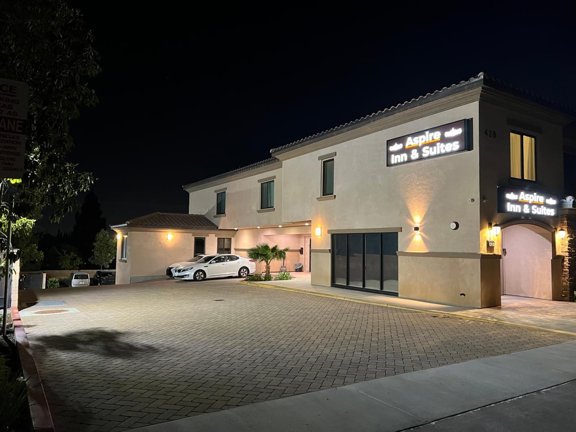 ASPIRE INN & SUITES Orange property views in Orange, CA — gallery photo 3
