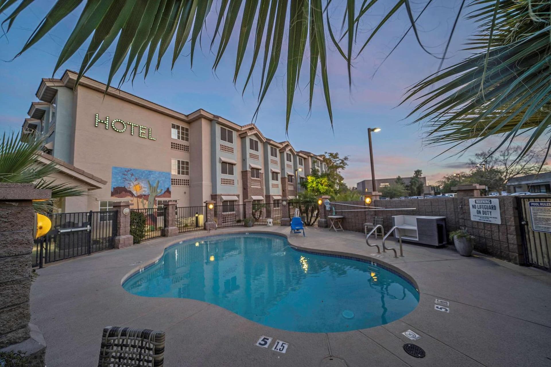 La Quinta Inn & Suites by Wyndham Tempe University, Phoenix property views in Tempe, AZ — gallery photo 3