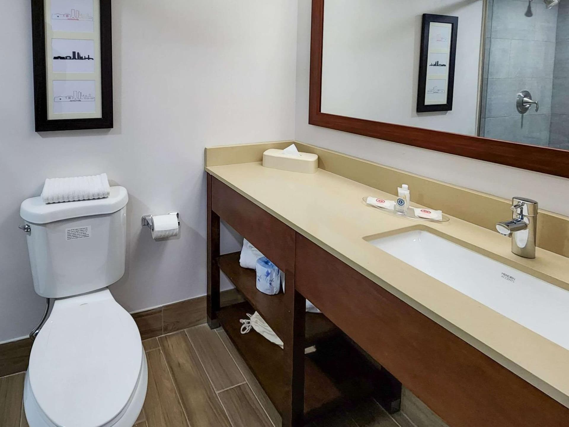 Comfort Suites Baymeadows Near Butler Blvd gallery photo in Jacksonville, FL — image 18