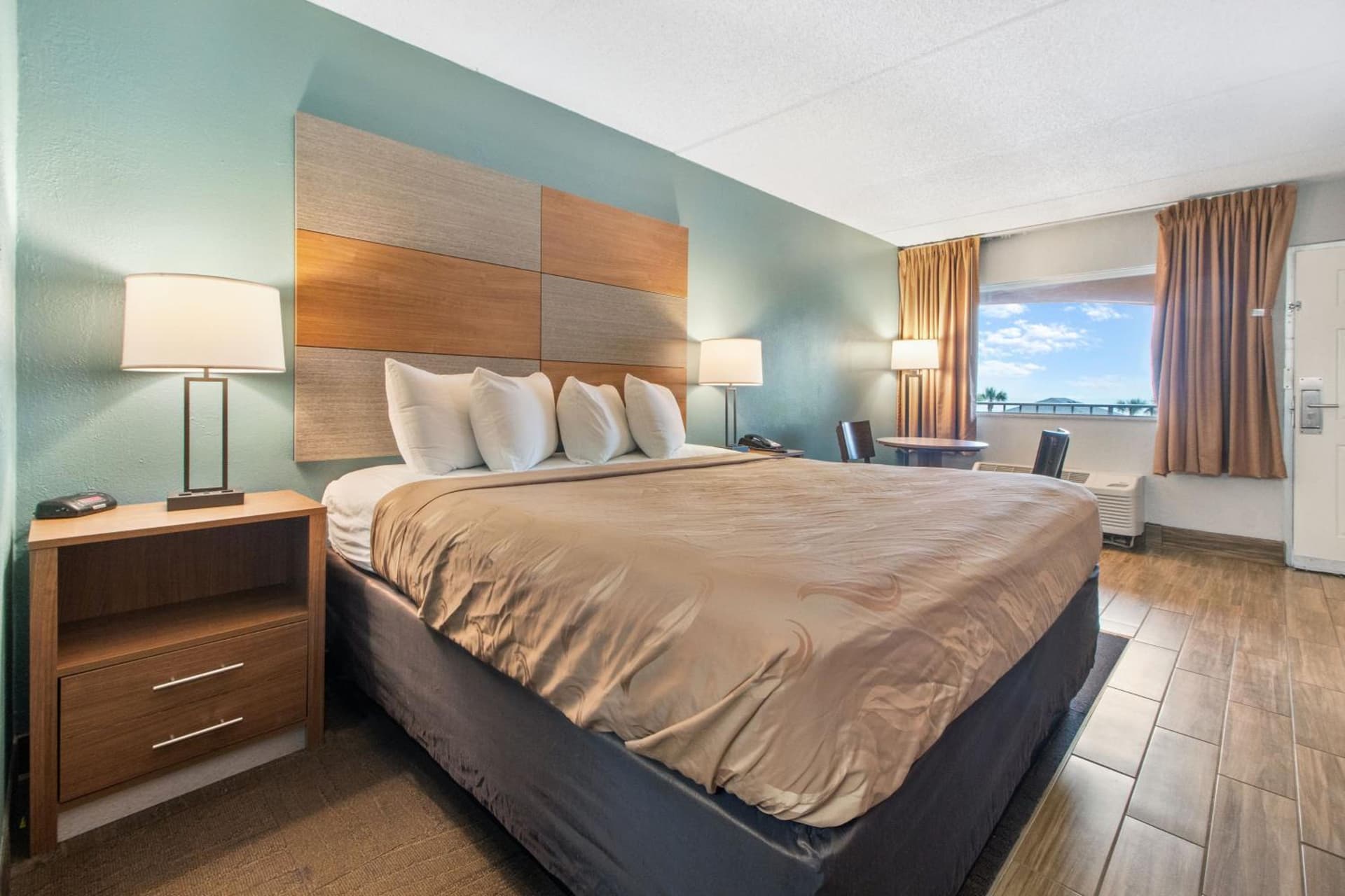 Beachfront Palms Resort Galveston, an Ascend Collection Hotel gallery photo in Galveston, TX — image 40