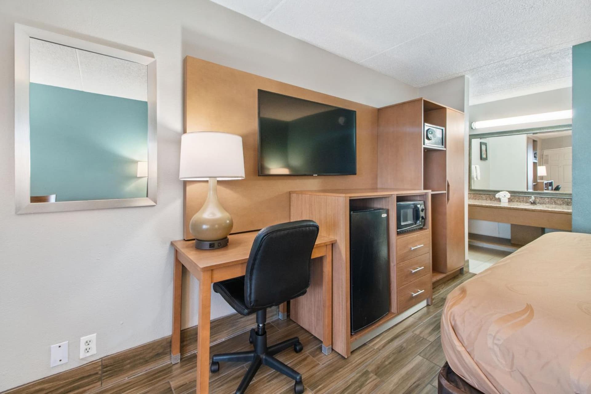 Beachfront Palms Resort Galveston, an Ascend Collection Hotel gallery photo in Galveston, TX — image 24