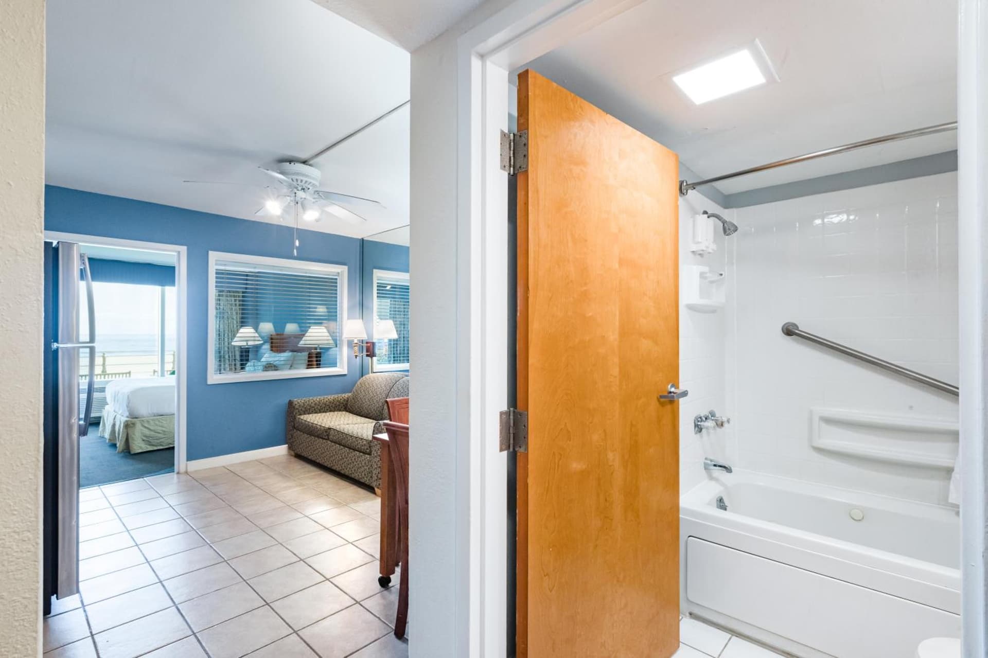 Ocean Sands Resort, Oceanfront, Virginia Beach by Vacatia gallery photo in Virginia Beach, VA — image 73