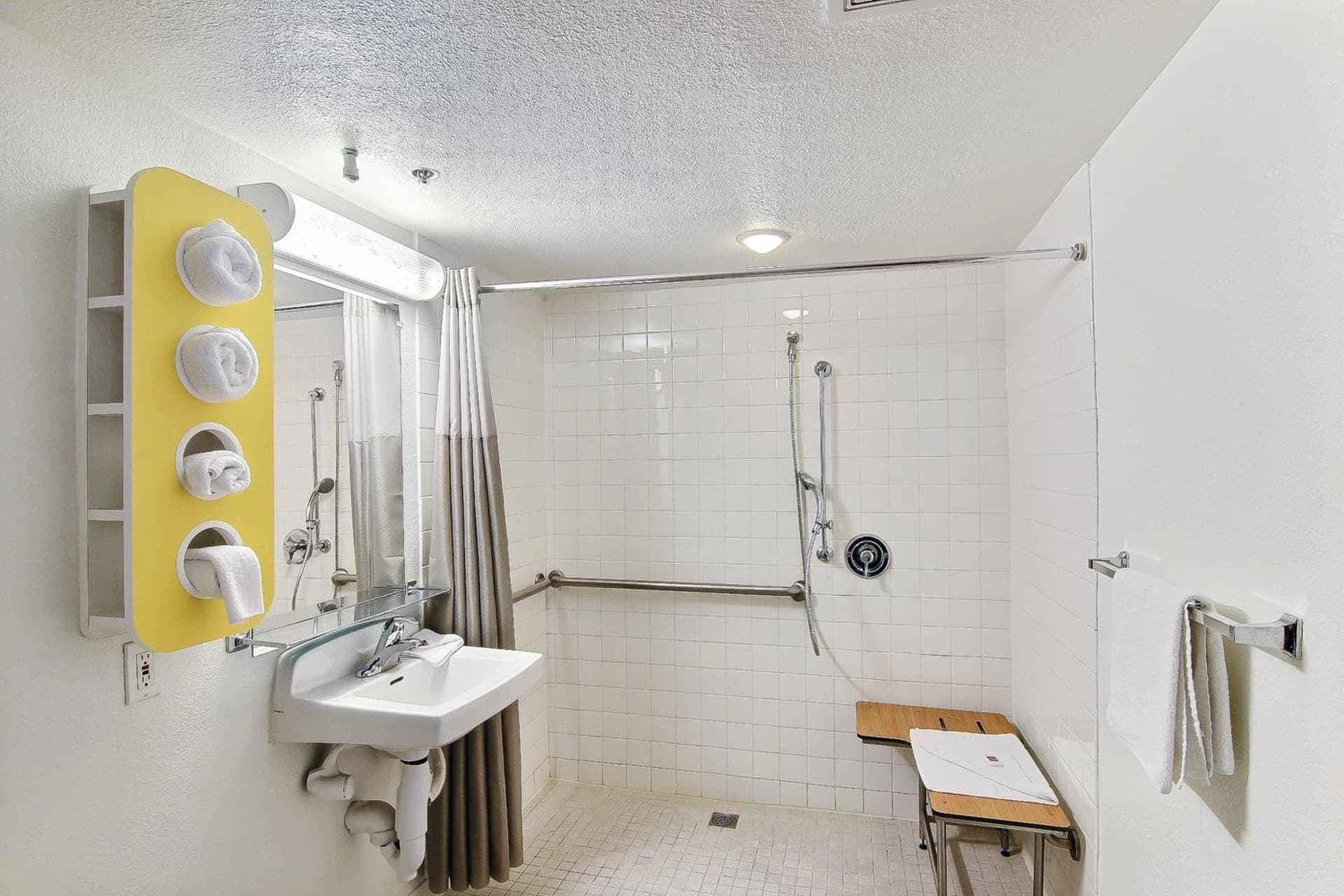 Motel 6-Thousand Oaks, CA gallery photo in Thousand Oaks, CA — image 7