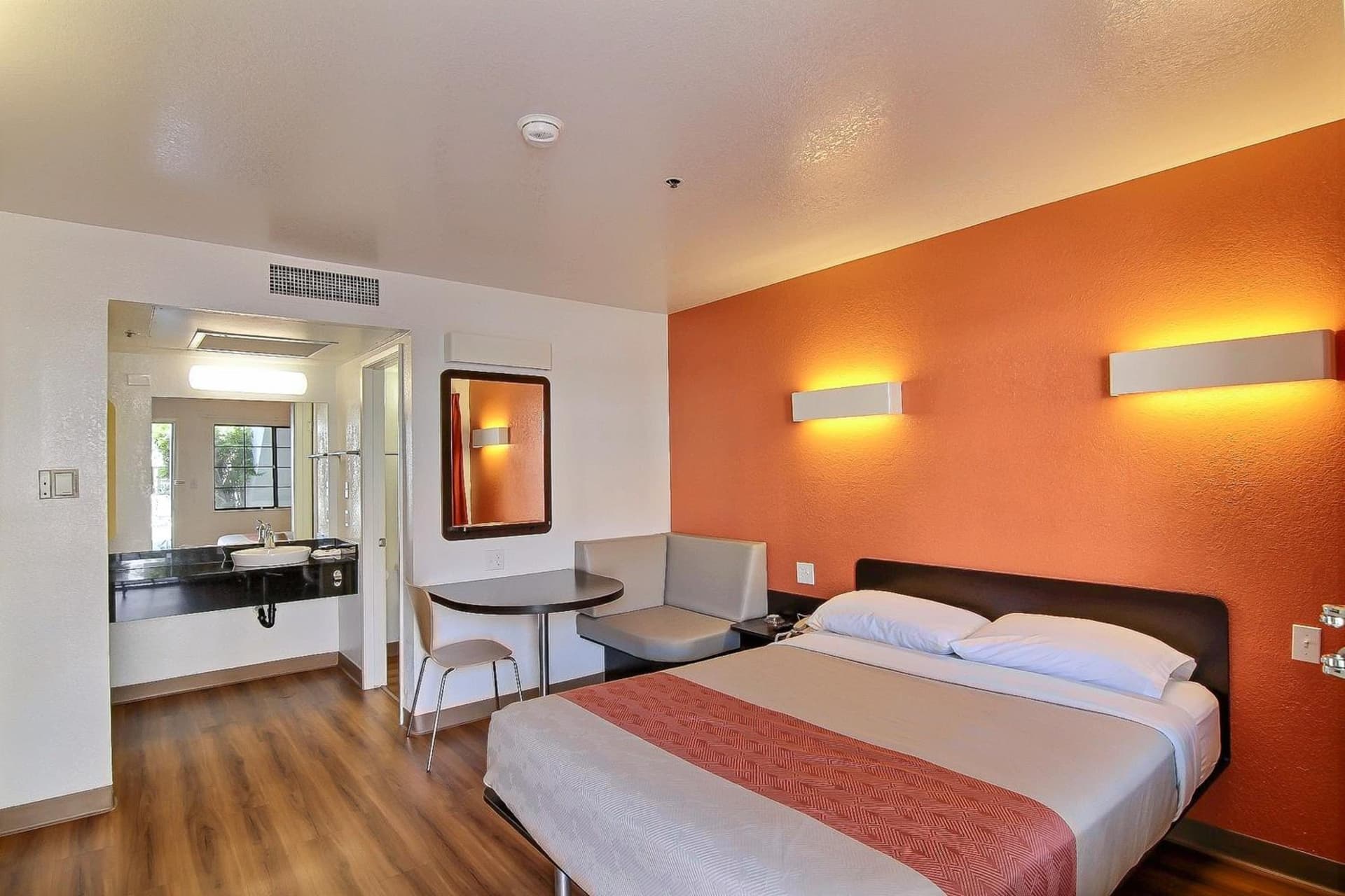 Motel 6-Thousand Oaks, CA gallery photo in Thousand Oaks, CA — image 43